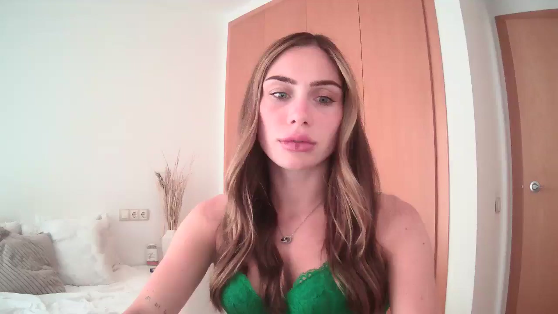 Gallery image thumbnail from English_Lola's myfreecams stream on, 06/13/2024, 11:30 image 18 of 20