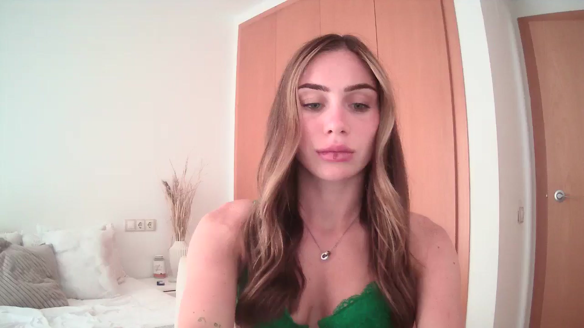 Gallery image thumbnail from English_Lola's myfreecams stream on, 06/13/2024, 11:30 image 16 of 20