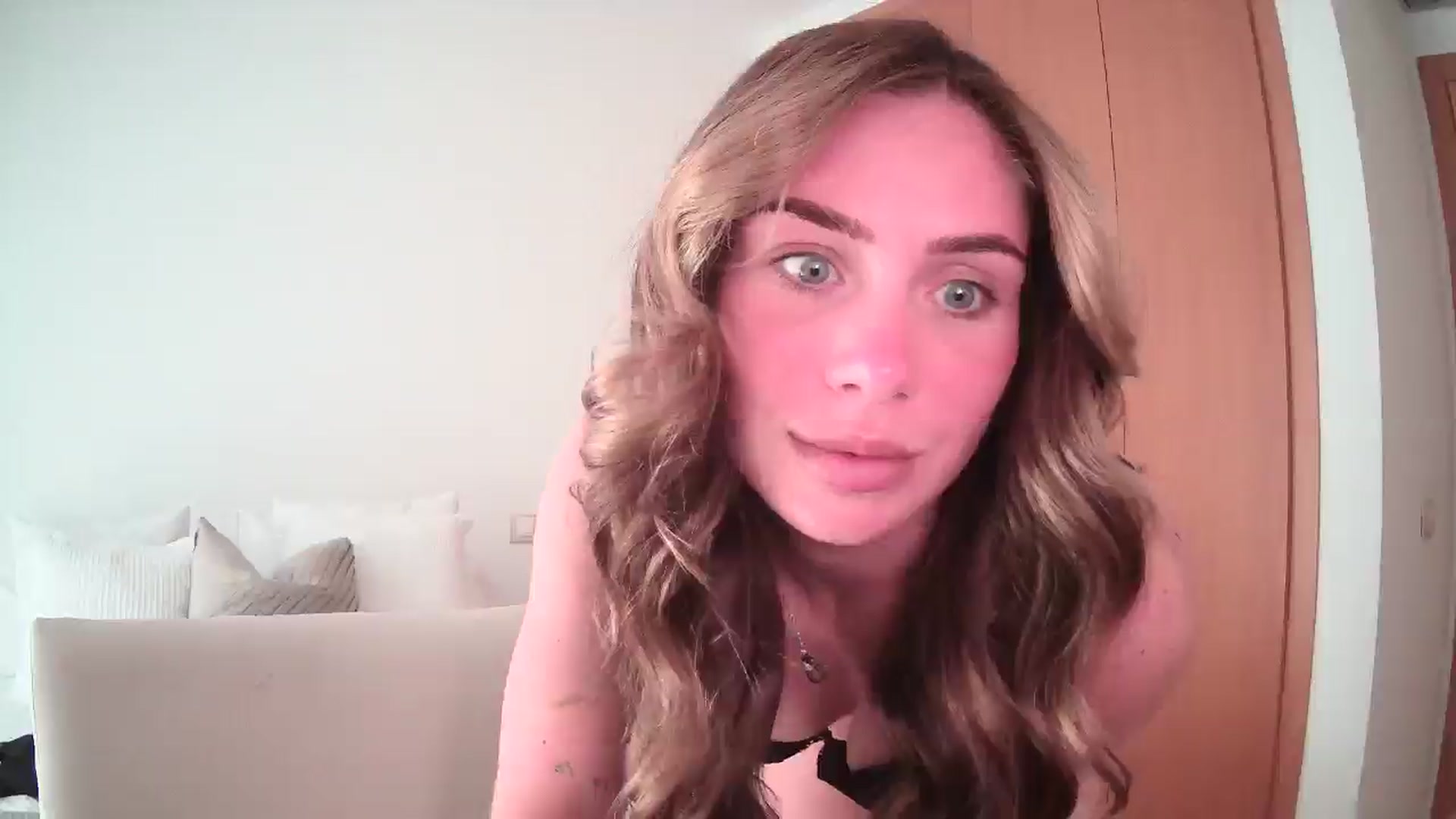 Gallery image thumbnail from English_Lola's myfreecams stream on, 06/18/2024, 07:09 image 20 of 20