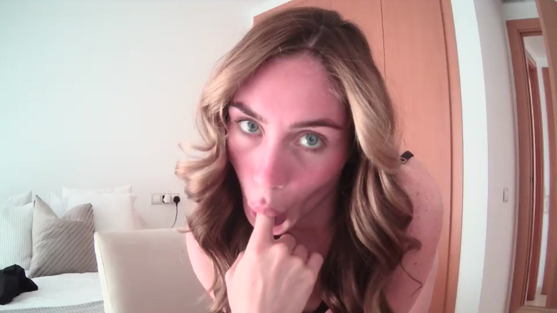 Gallery image thumbnail from English_Lola's myfreecams stream on, 06/18/2024, 07:46 image 14 of 20