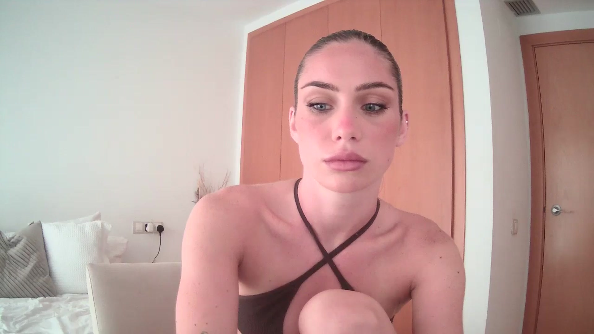 Gallery image thumbnail from English_Lola's myfreecams stream on, 06/20/2024, 08:19 image 9 of 20