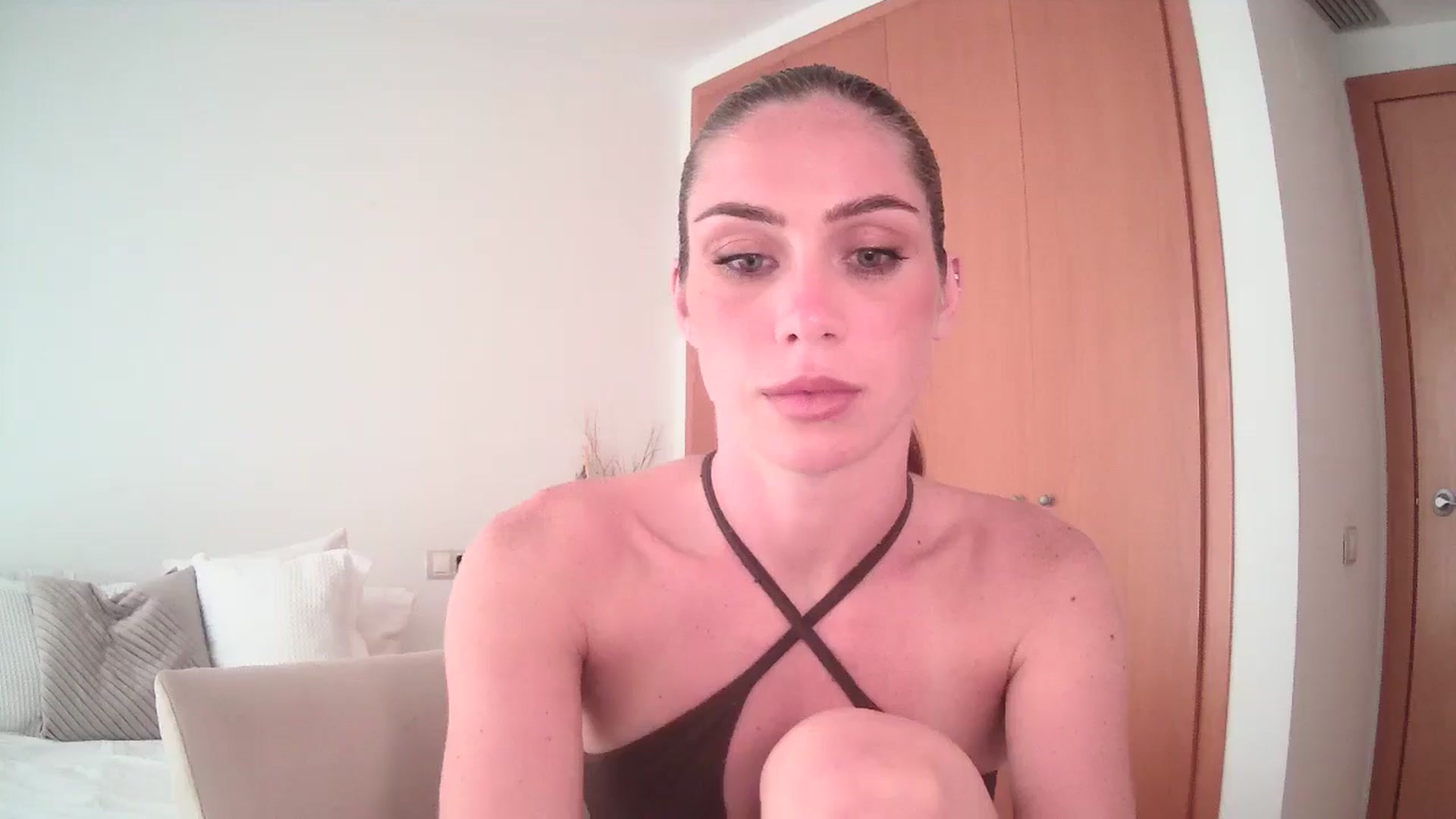 Gallery image thumbnail from English_Lola's myfreecams stream on, 06/20/2024, 14:36 image 13 of 20