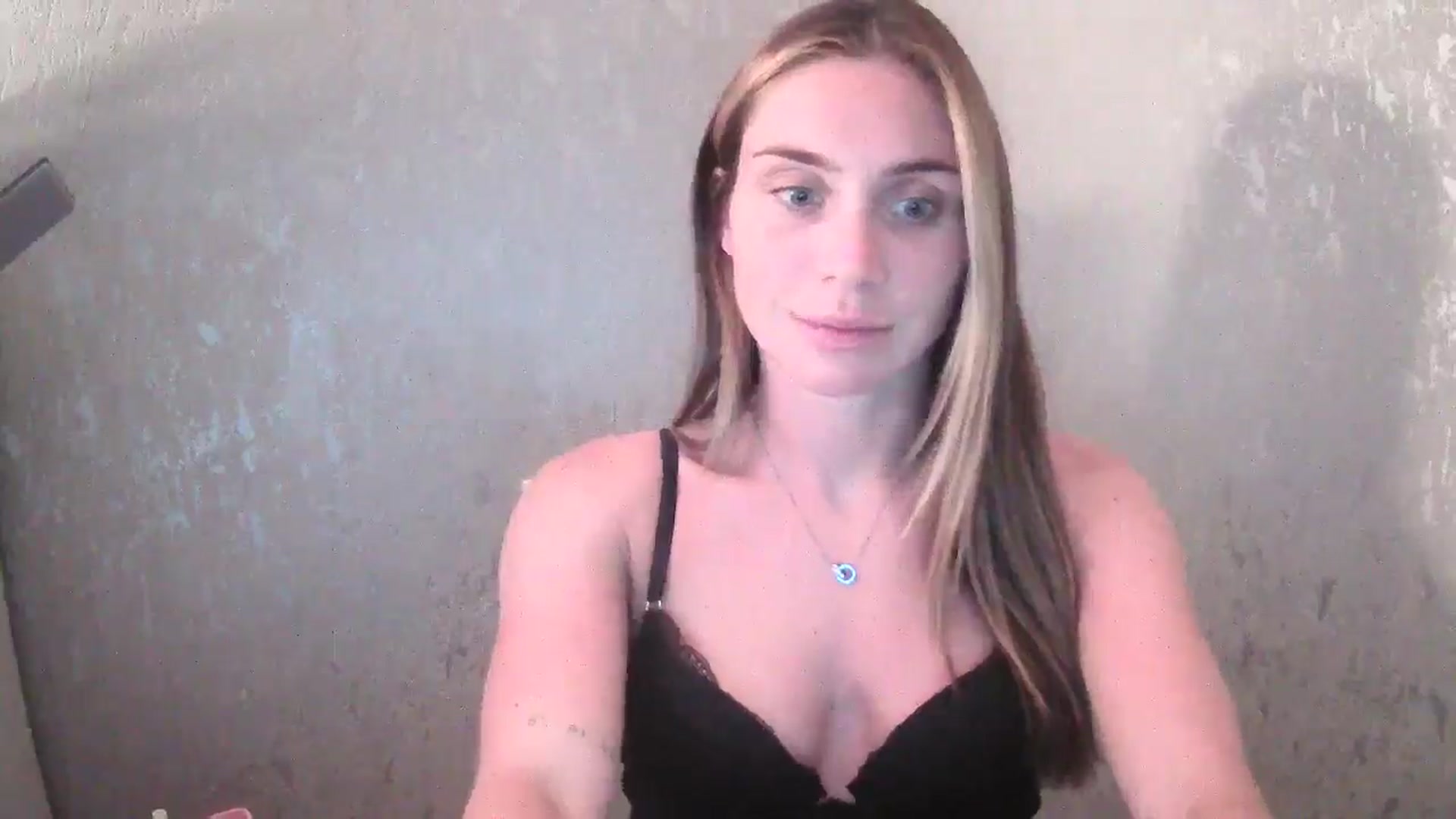 Gallery image thumbnail from English_Lola's myfreecams stream on, 07/06/2024, 11:25 image 19 of 20