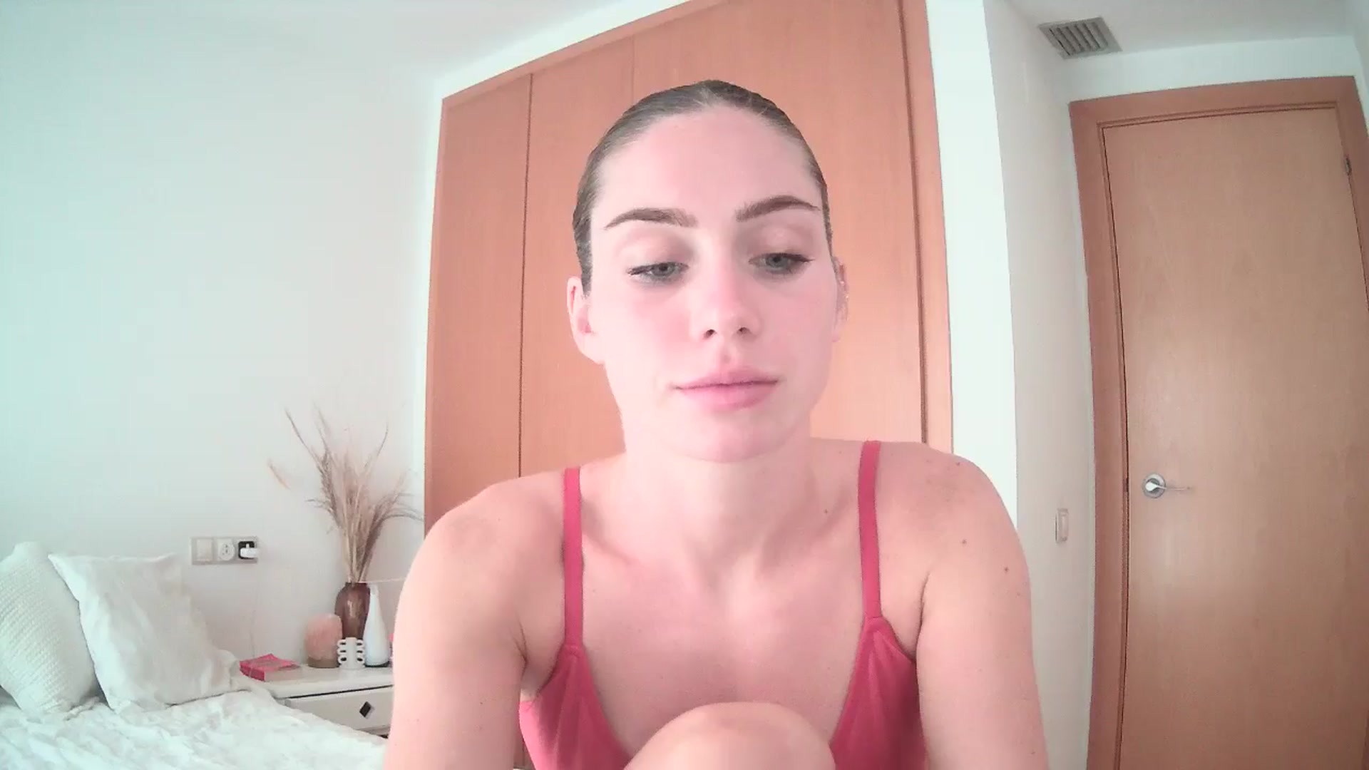 Gallery image thumbnail from English_Lola's myfreecams stream on, 09/12/2024, 09:03 image 17 of 20