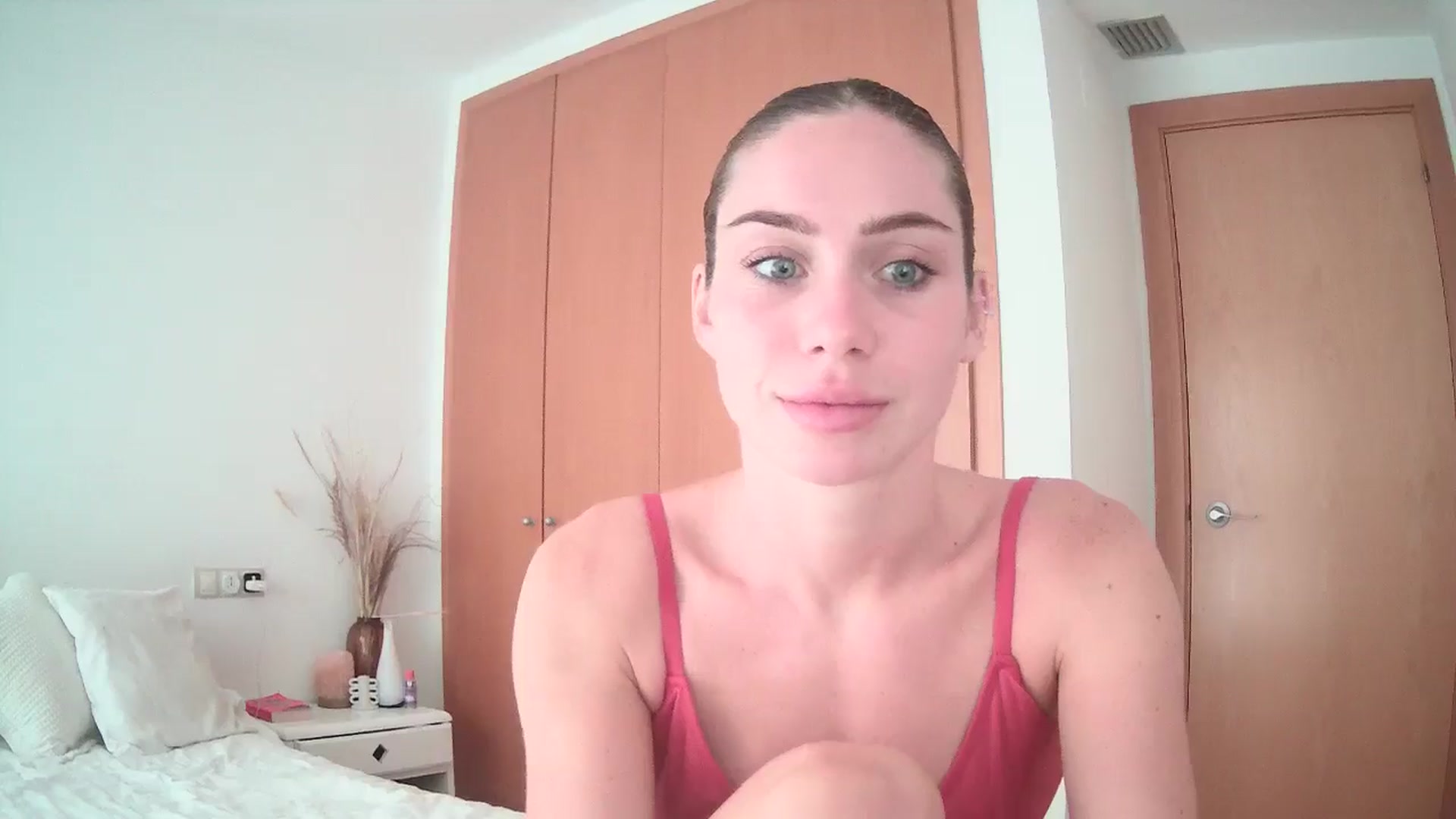 Gallery image thumbnail from English_Lola's myfreecams stream on, 09/12/2024, 09:03 image 19 of 20