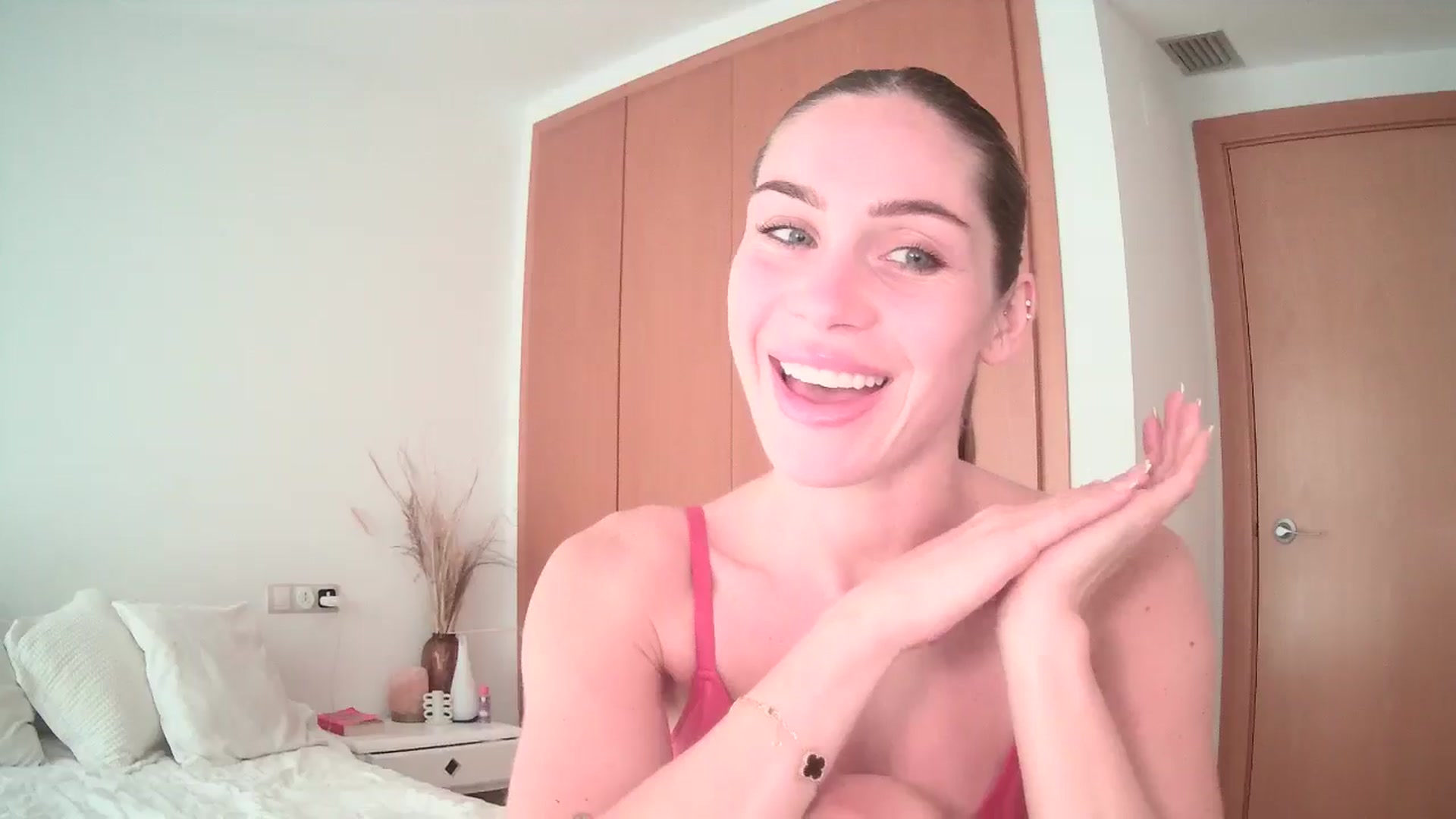 Gallery image thumbnail from English_Lola's myfreecams stream on, 09/12/2024, 09:03 image 8 of 20
