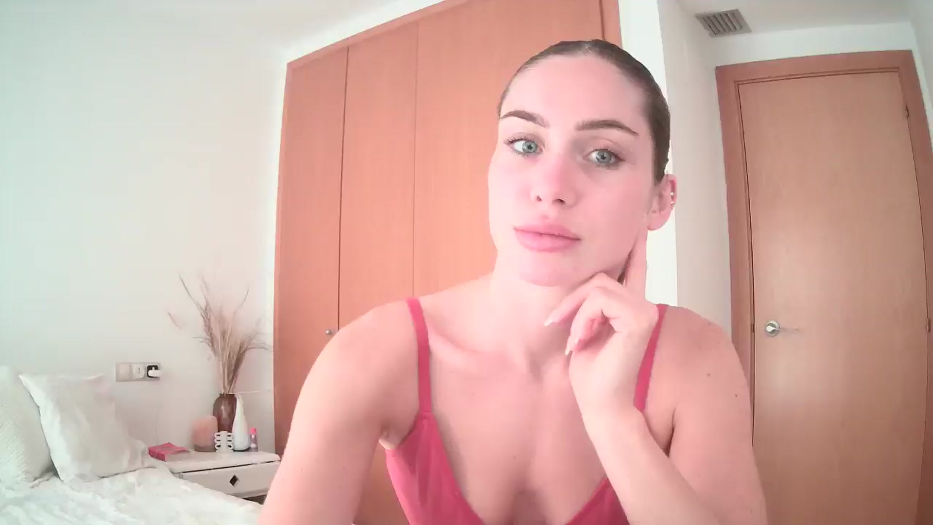 Gallery image thumbnail from English_Lola's myfreecams stream on, 09/12/2024, 09:19 image 4 of 20
