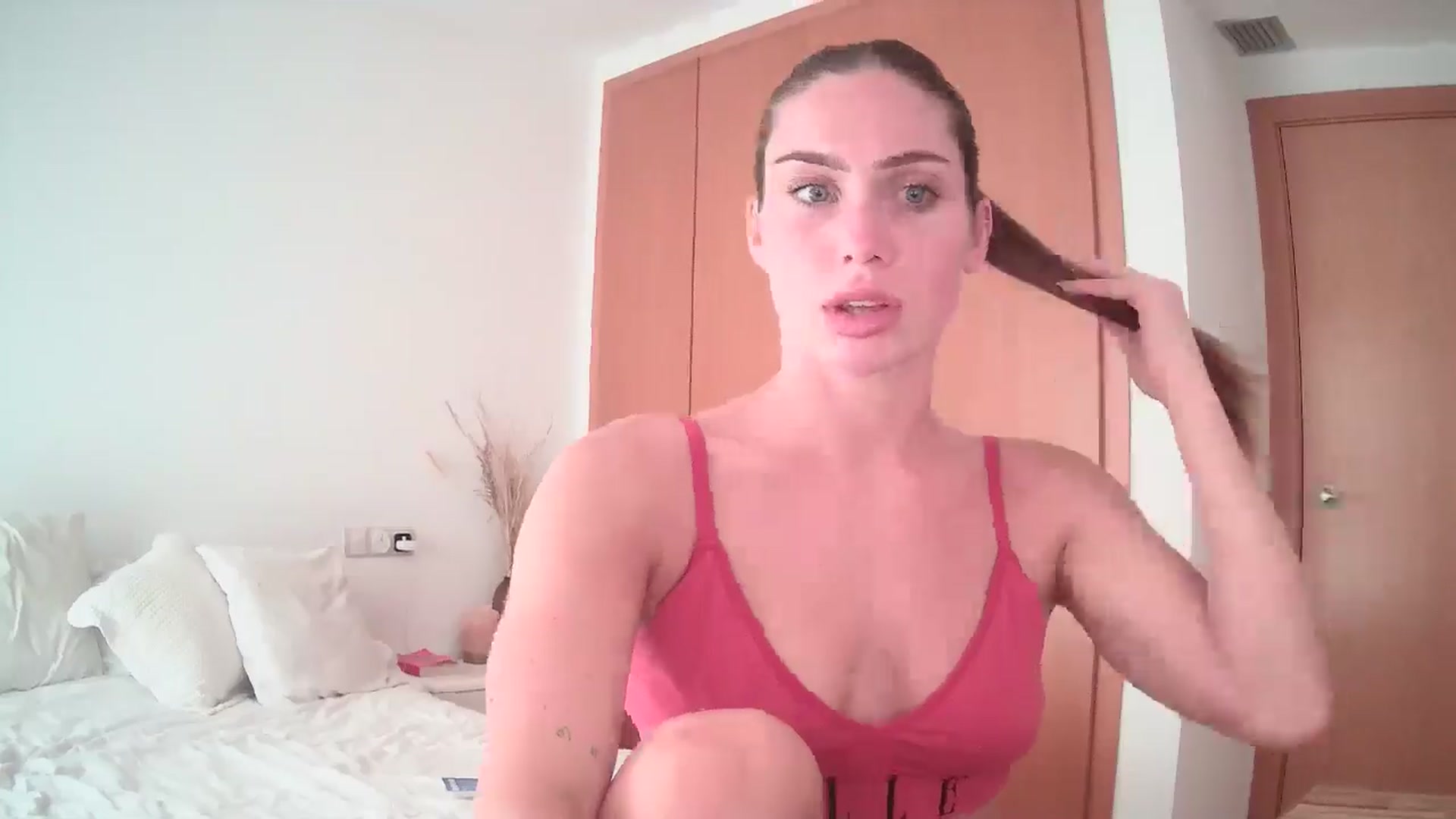 Gallery image thumbnail from English_Lola's myfreecams stream on, 09/12/2024, 11:33 image 18 of 20