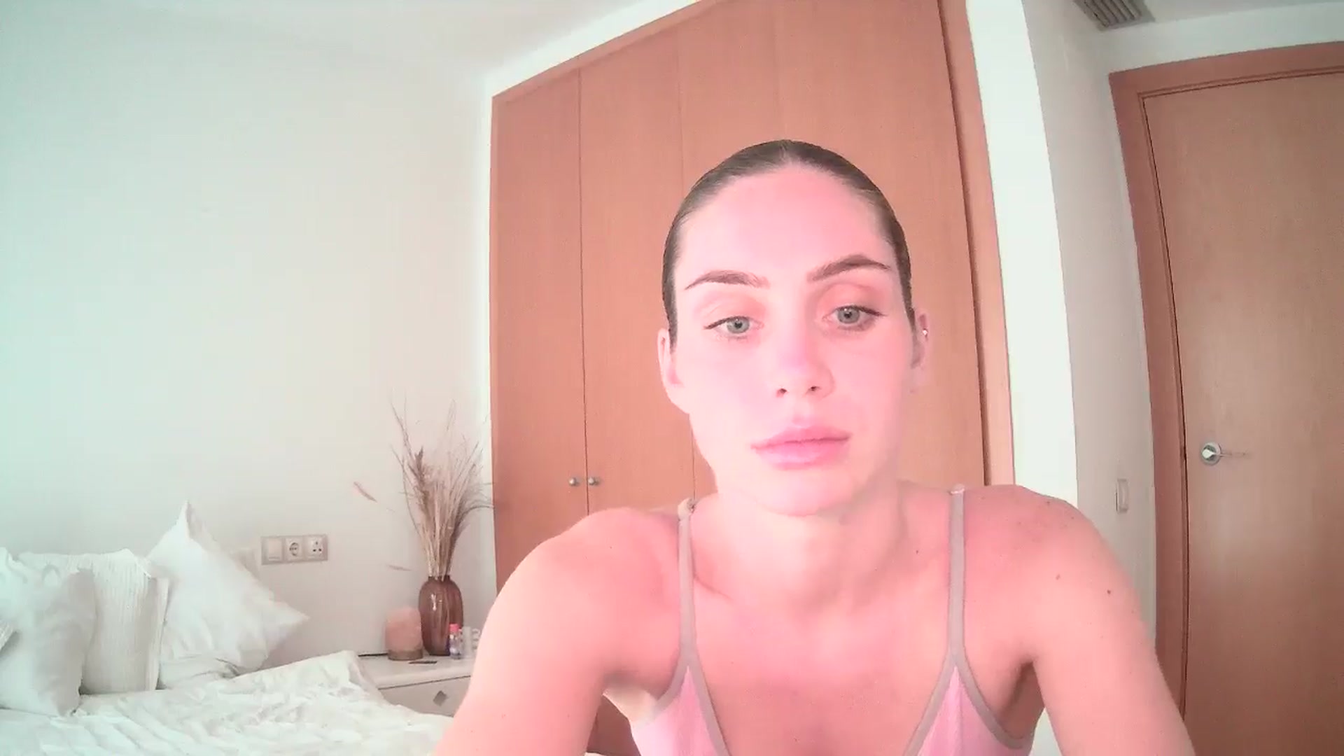Gallery image thumbnail from English_Lola's myfreecams stream on, 09/20/2024, 16:19 image 11 of 20
