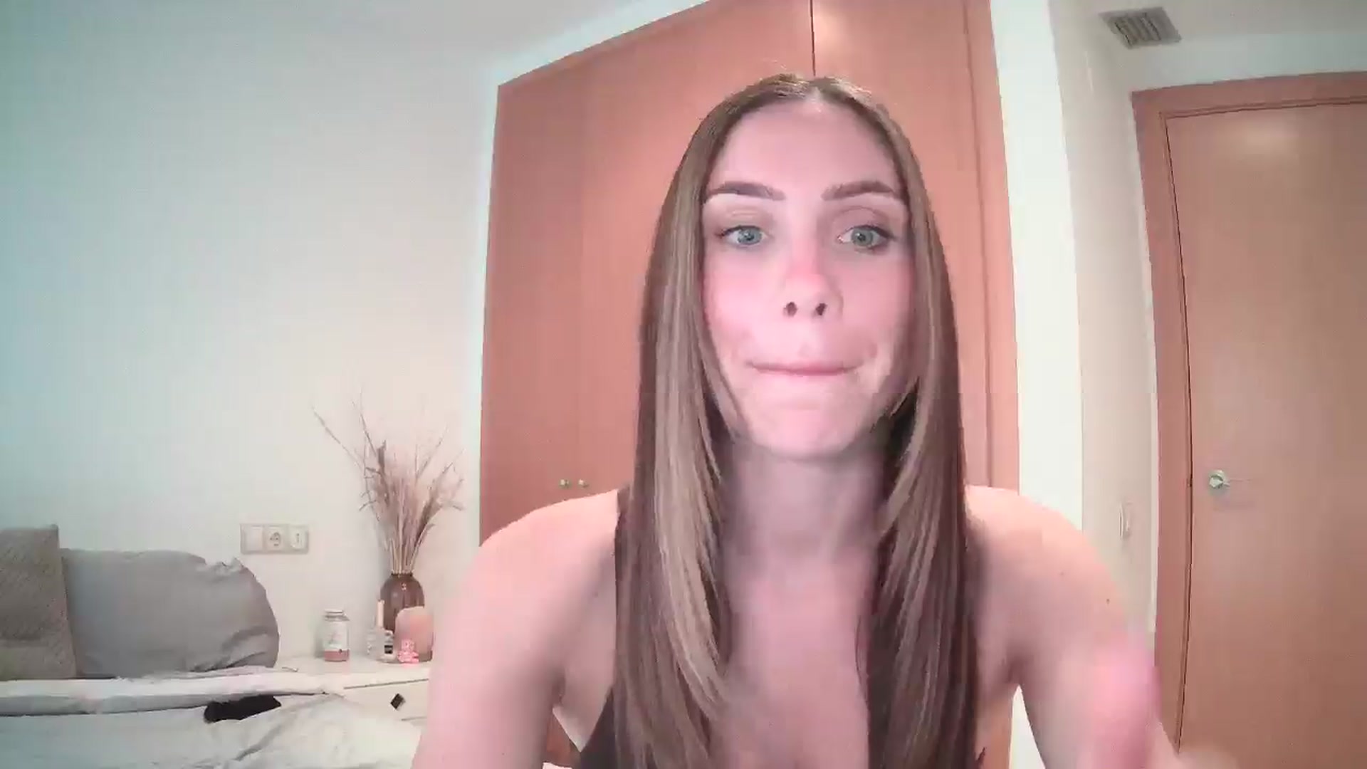 Gallery image thumbnail from English_Lola's myfreecams stream on, 10/17/2024, 16:55 image 19 of 20