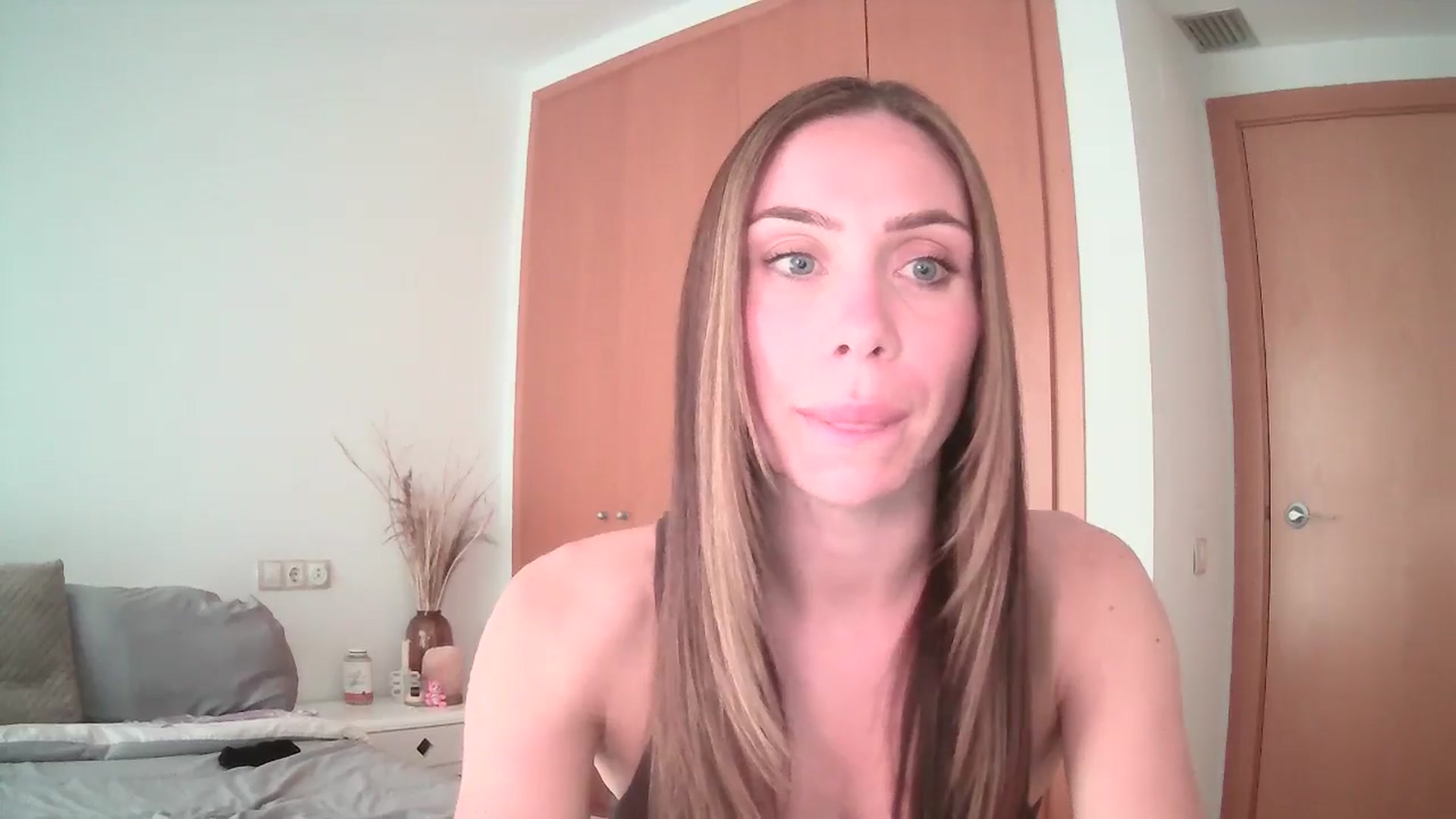 Gallery image thumbnail from English_Lola's myfreecams stream on, 10/17/2024, 16:55 image 9 of 20