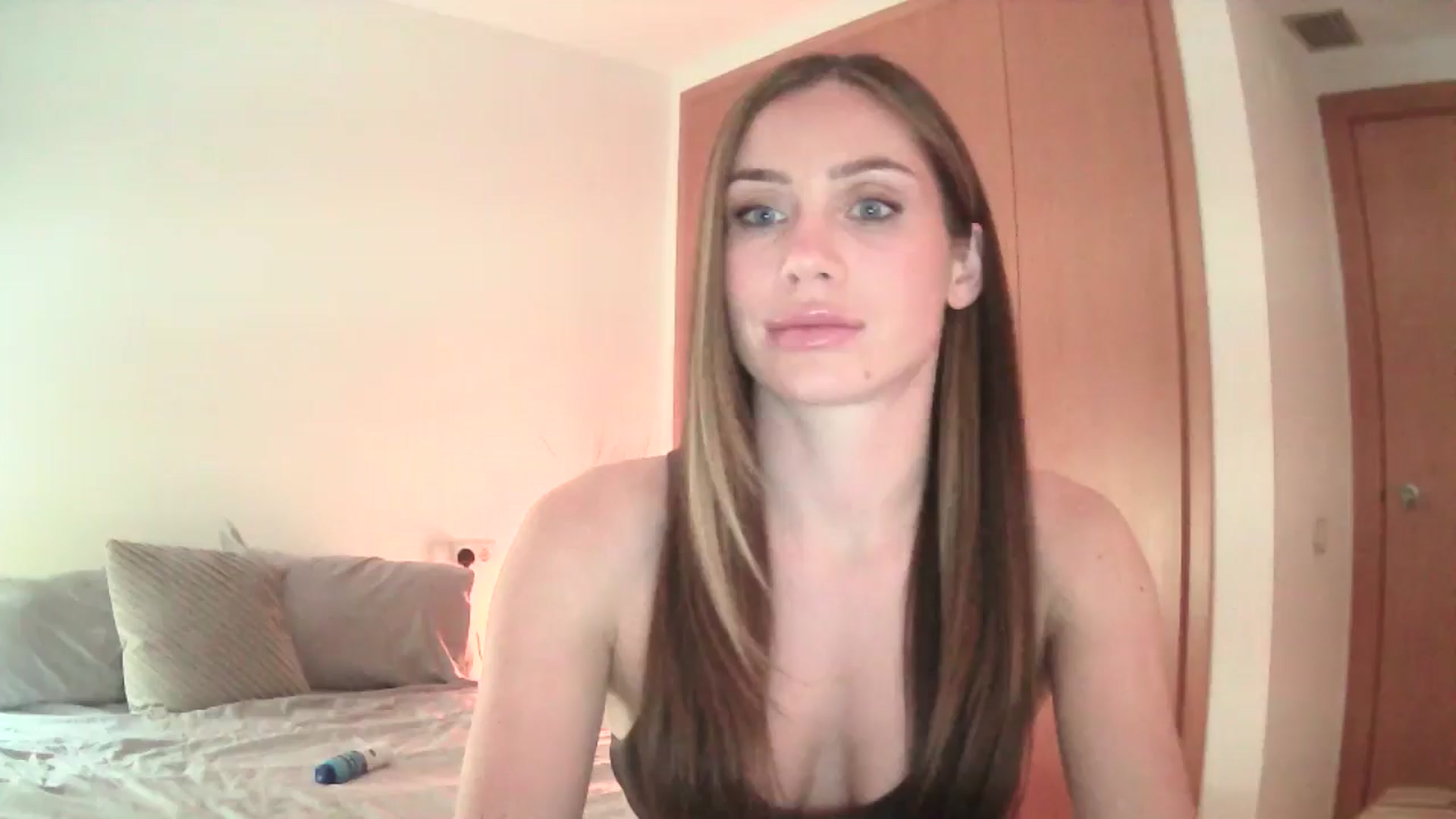 Gallery image thumbnail from English_Lola's myfreecams stream on, 10/26/2024, 17:34 image 8 of 20