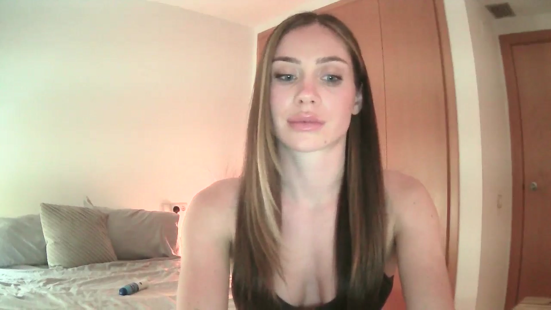 Gallery image thumbnail from English_Lola's myfreecams stream on, 10/26/2024, 17:34 image 11 of 20