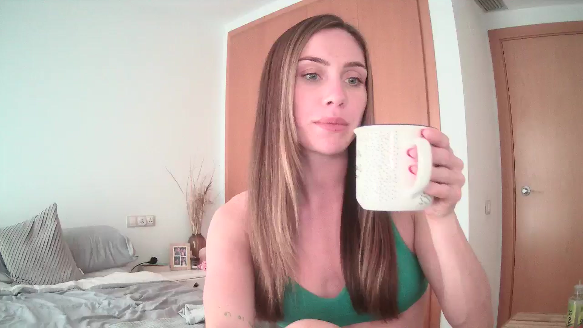 Gallery image thumbnail from English_Lola's myfreecams stream on, 10/30/2024, 13:08 image 14 of 20