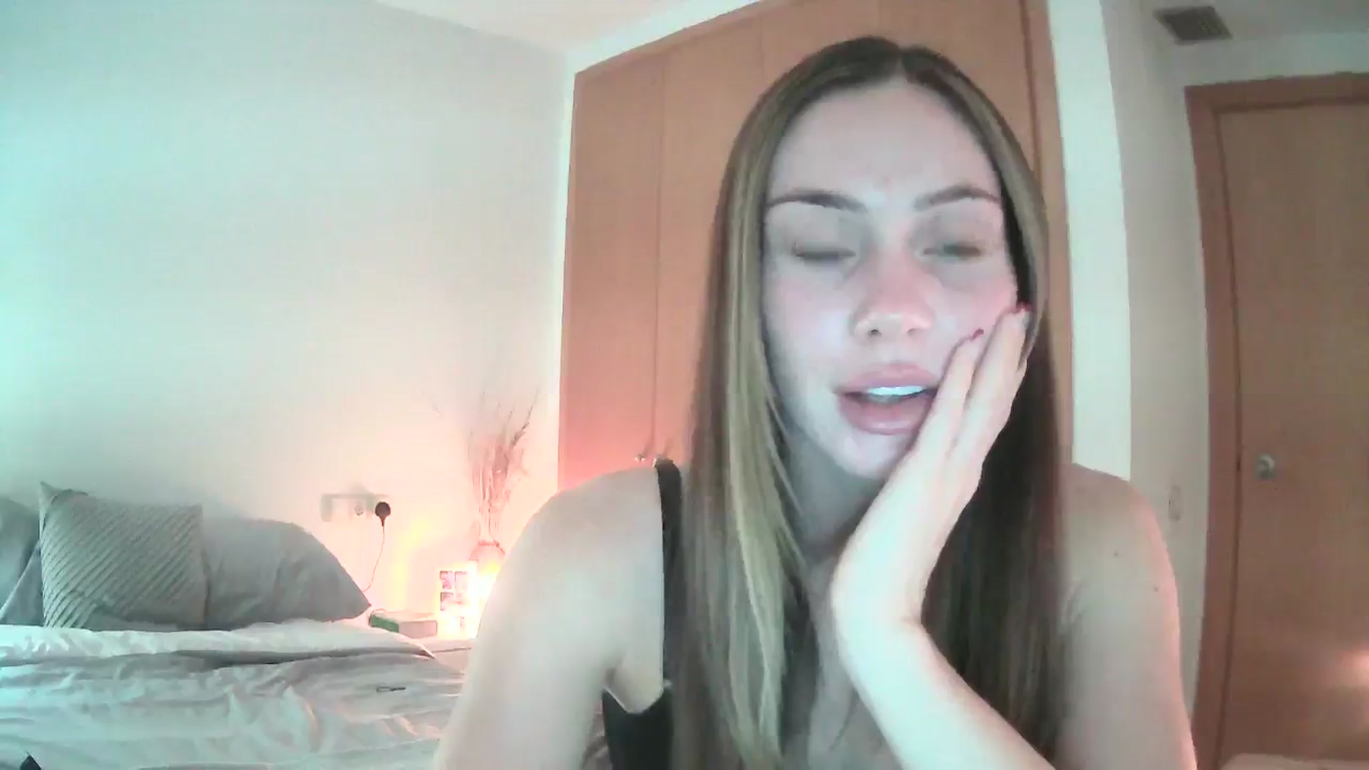 Gallery image thumbnail from English_Lola's myfreecams stream on, 10/31/2024, 18:35 image 8 of 20