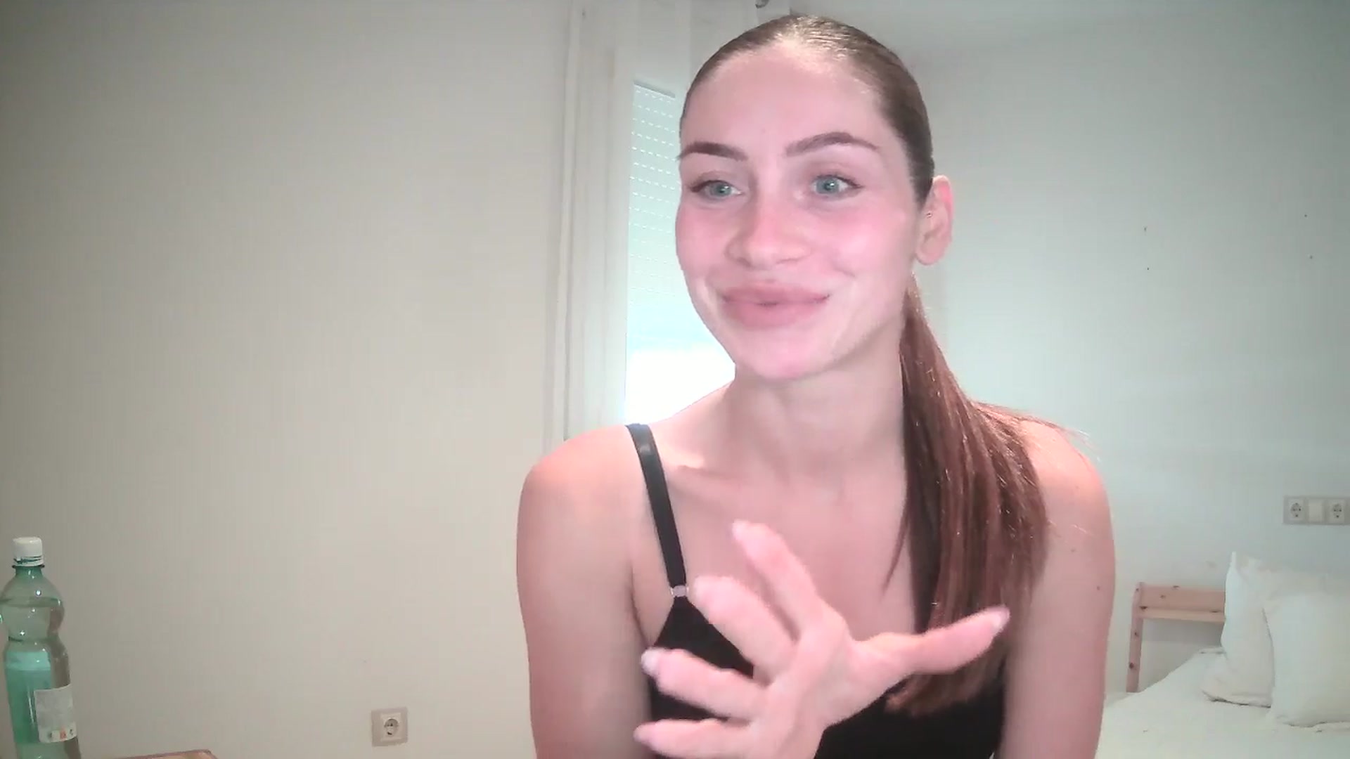 Gallery image thumbnail from English_Lola's myfreecams stream on, 11/07/2024, 09:43 image 6 of 20