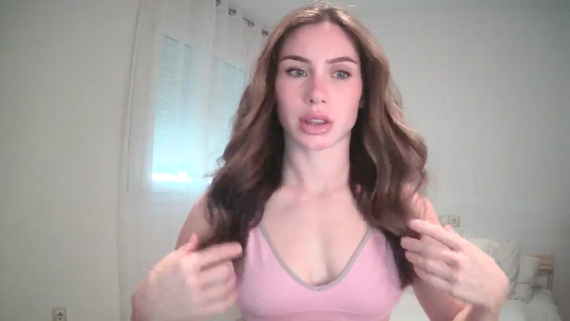 Gallery image thumbnail from English_Lola's myfreecams stream on, 11/10/2024, 09:36 image 4 of 20