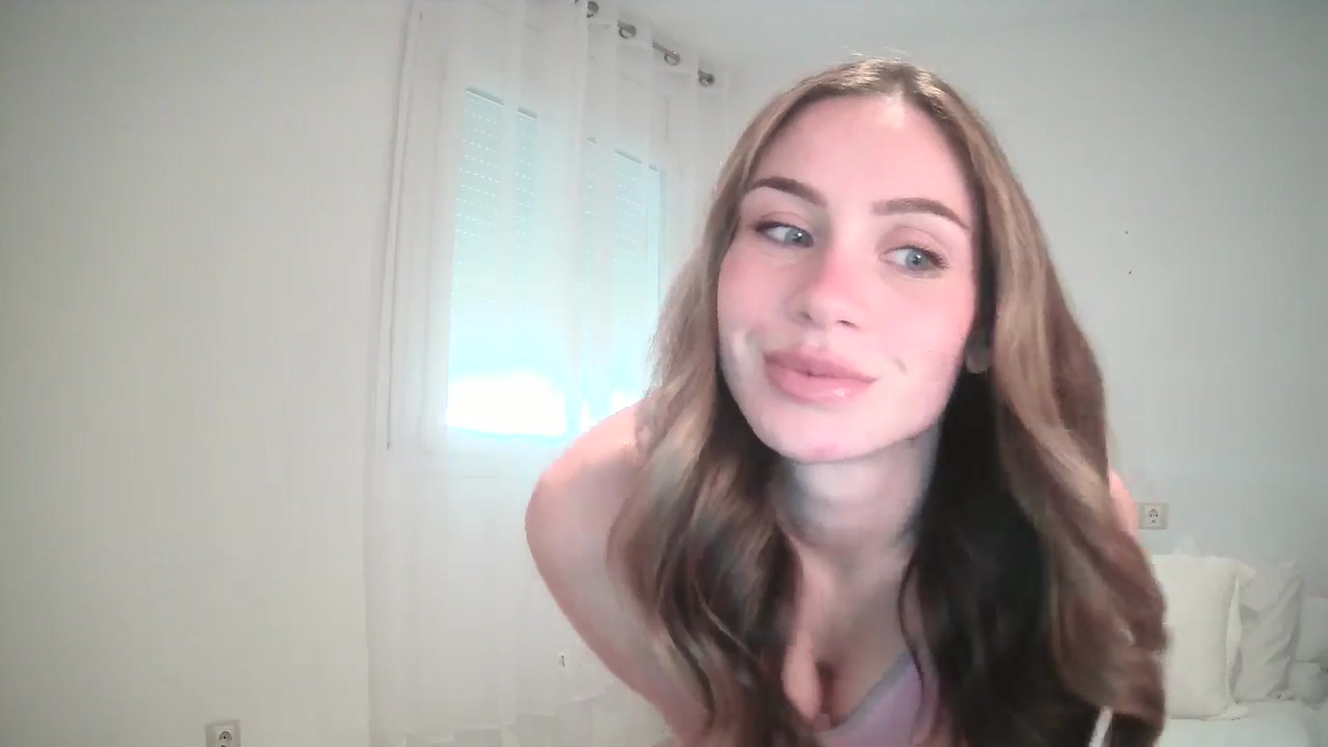 Gallery image thumbnail from English_Lola's myfreecams stream on, 11/10/2024, 09:36 image 5 of 20