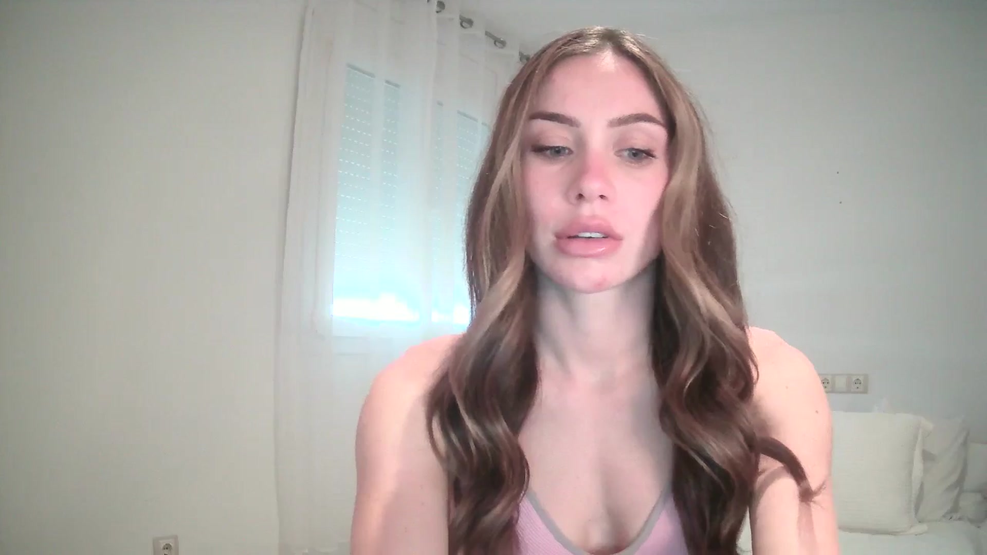 Gallery image thumbnail from English_Lola's myfreecams stream on, 11/10/2024, 09:36 image 18 of 20