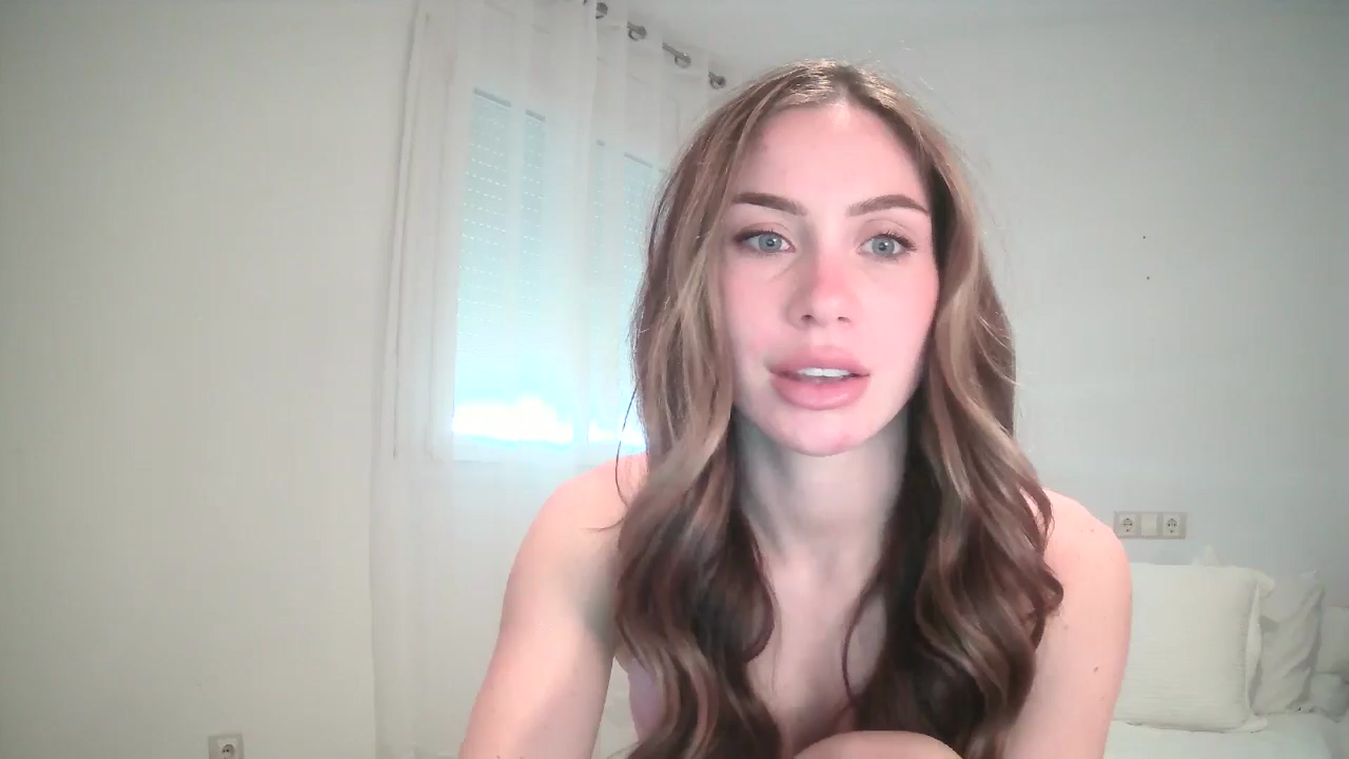 Gallery image thumbnail from English_Lola's myfreecams stream on, 11/10/2024, 09:36 image 13 of 20