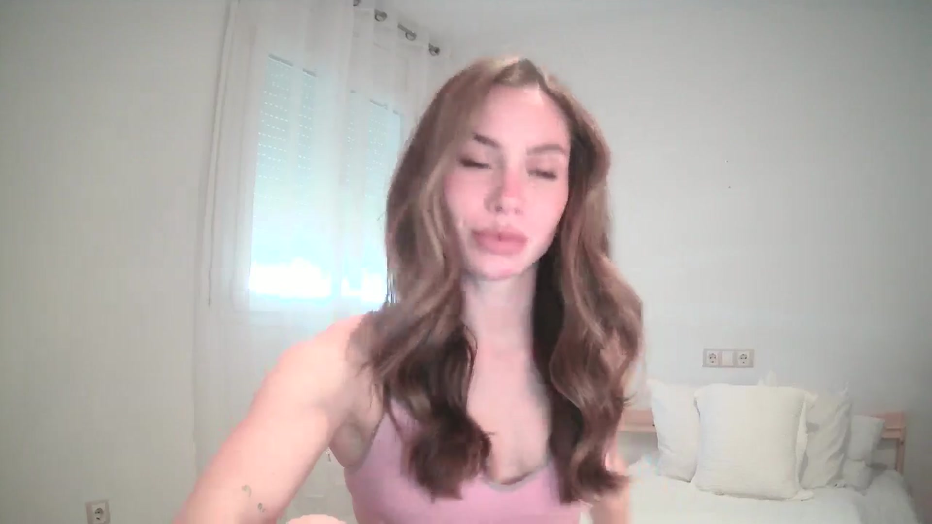 Gallery image thumbnail from English_Lola's myfreecams stream on, 11/10/2024, 09:36 image 2 of 20