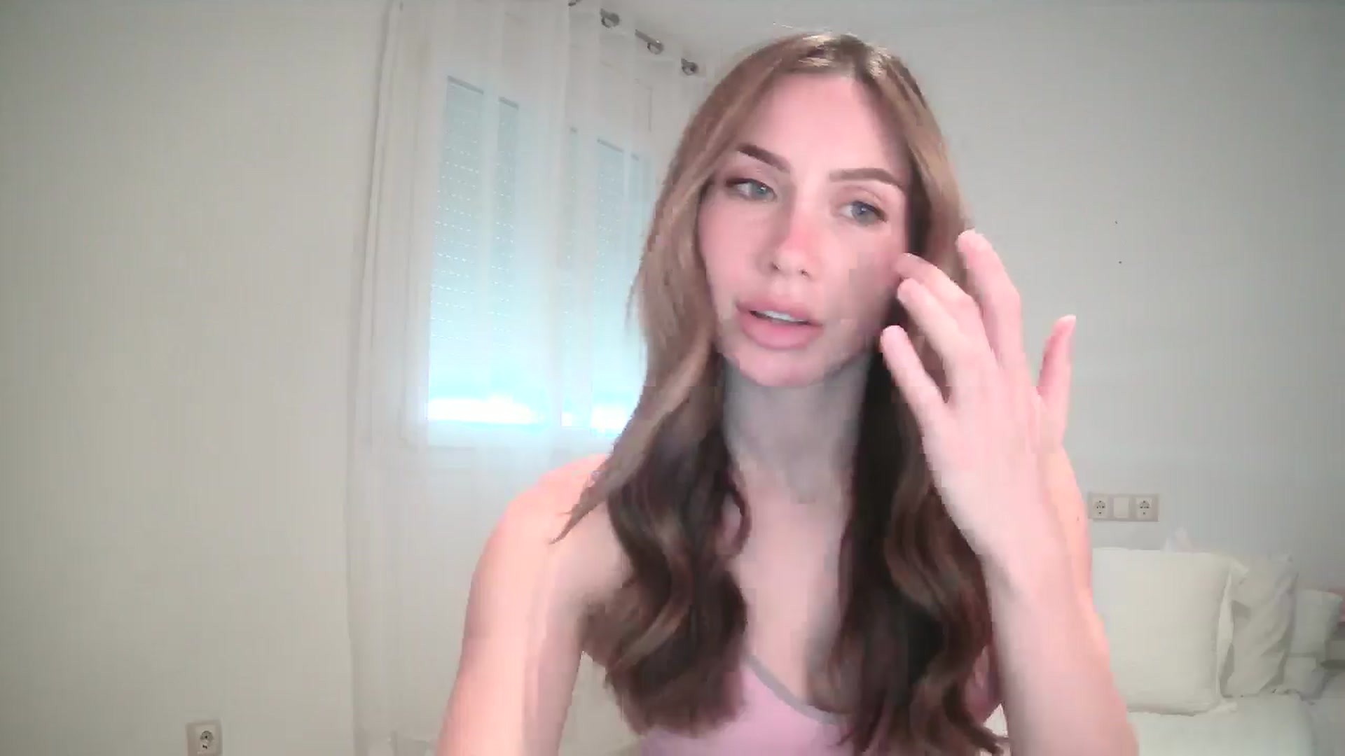 Gallery image thumbnail from English_Lola's myfreecams stream on, 11/10/2024, 10:30 image 19 of 20