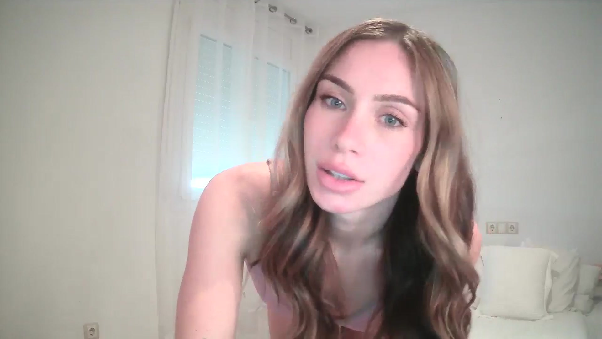 Gallery image thumbnail from English_Lola's myfreecams stream on, 11/10/2024, 10:59 image 10 of 20