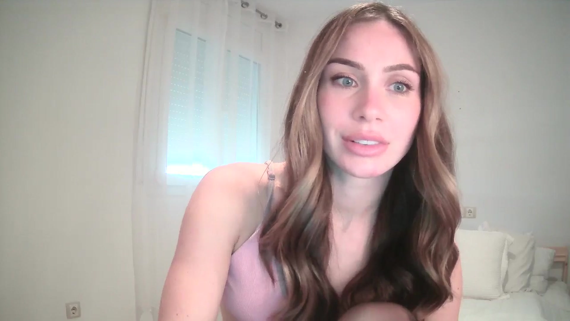 Gallery image thumbnail from English_Lola's myfreecams stream on, 11/10/2024, 10:59 image 12 of 20