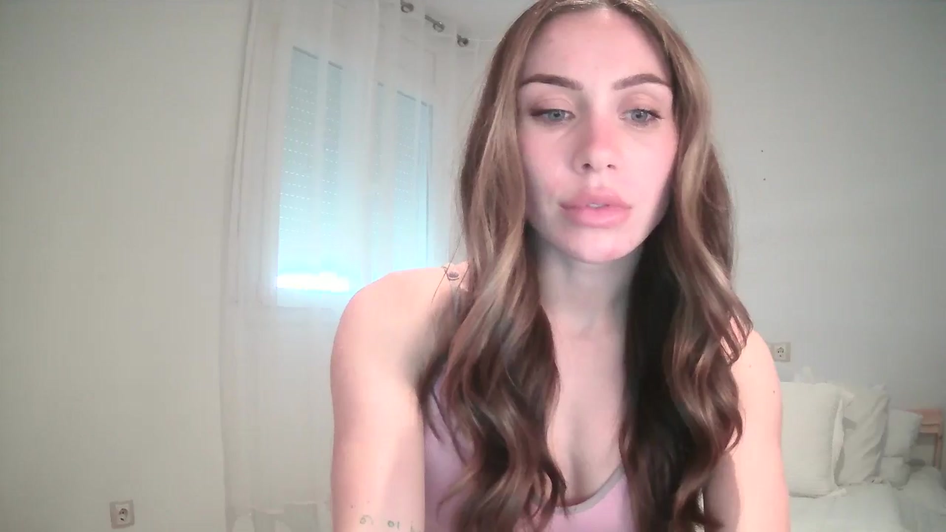 Gallery image thumbnail from English_Lola's myfreecams stream on, 11/10/2024, 10:59 image 18 of 20