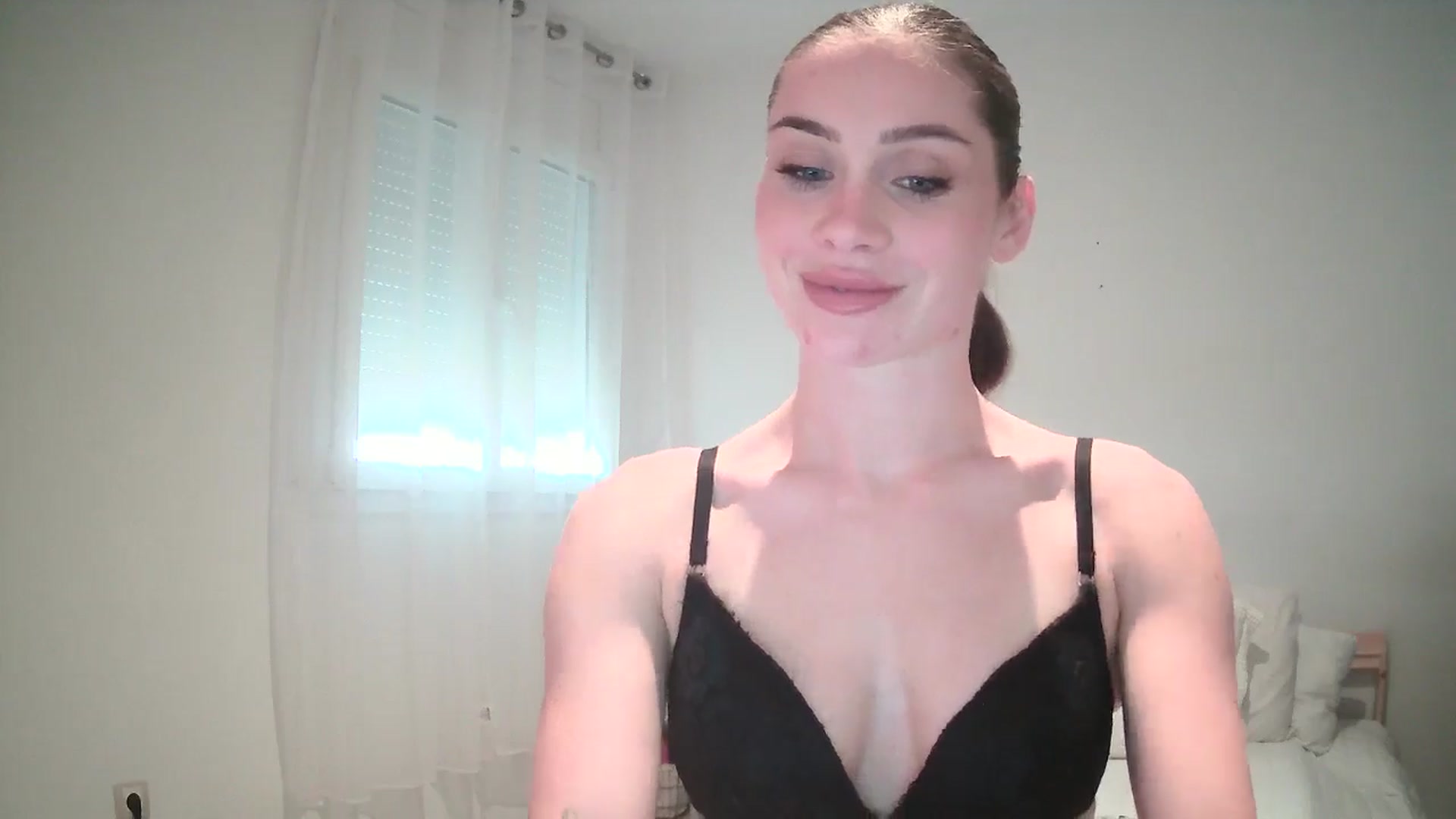 Gallery image thumbnail from English_Lola's myfreecams stream on, 11/11/2024, 14:51 image 13 of 20