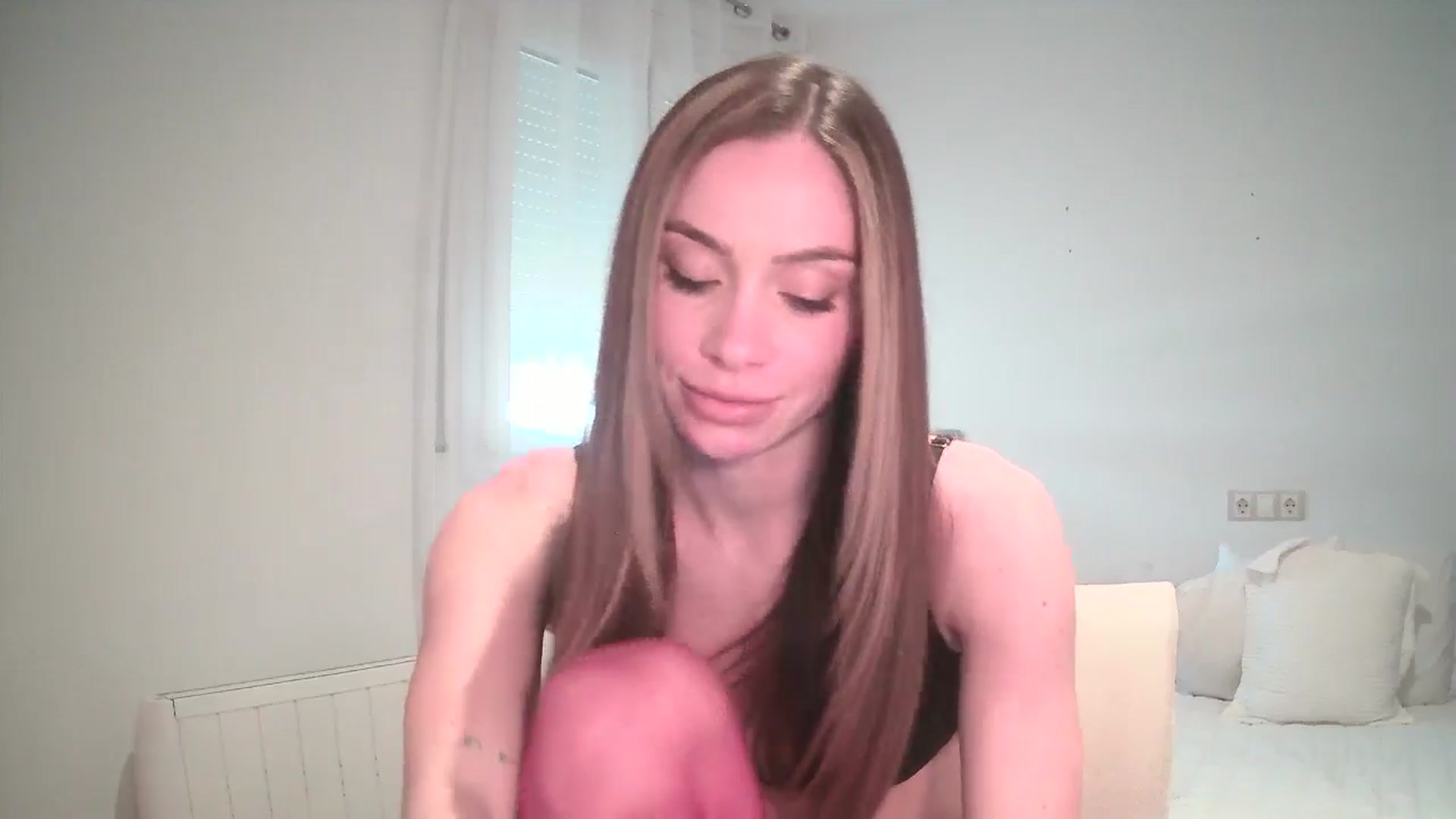 Gallery image thumbnail from English_Lola's myfreecams stream on, 11/12/2024, 11:24 image 6 of 20