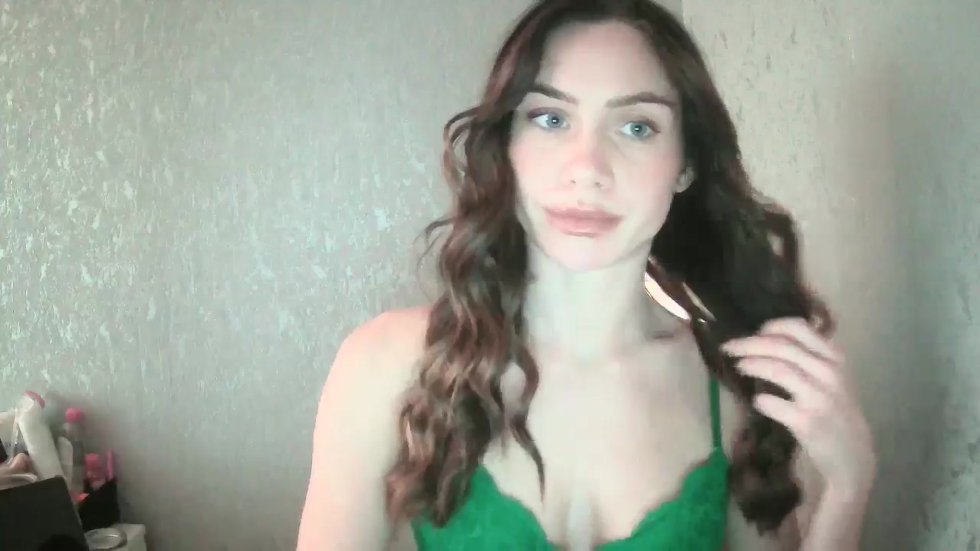 Gallery image thumbnail from English_Lola's myfreecams stream on, 12/01/2024, 13:37 image 14 of 20