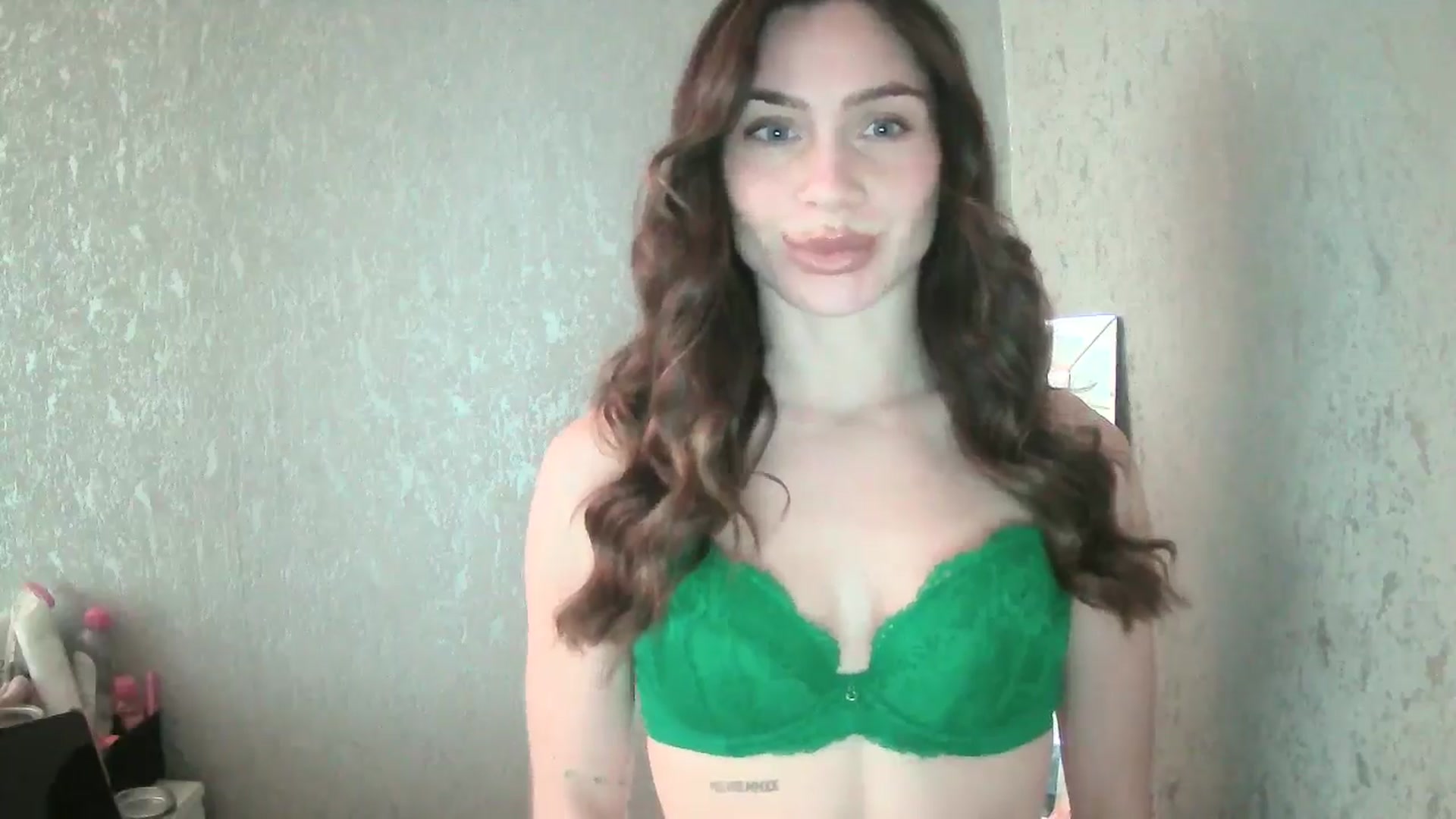 Gallery image thumbnail from English_Lola's myfreecams stream on, 12/01/2024, 13:37 image 17 of 20