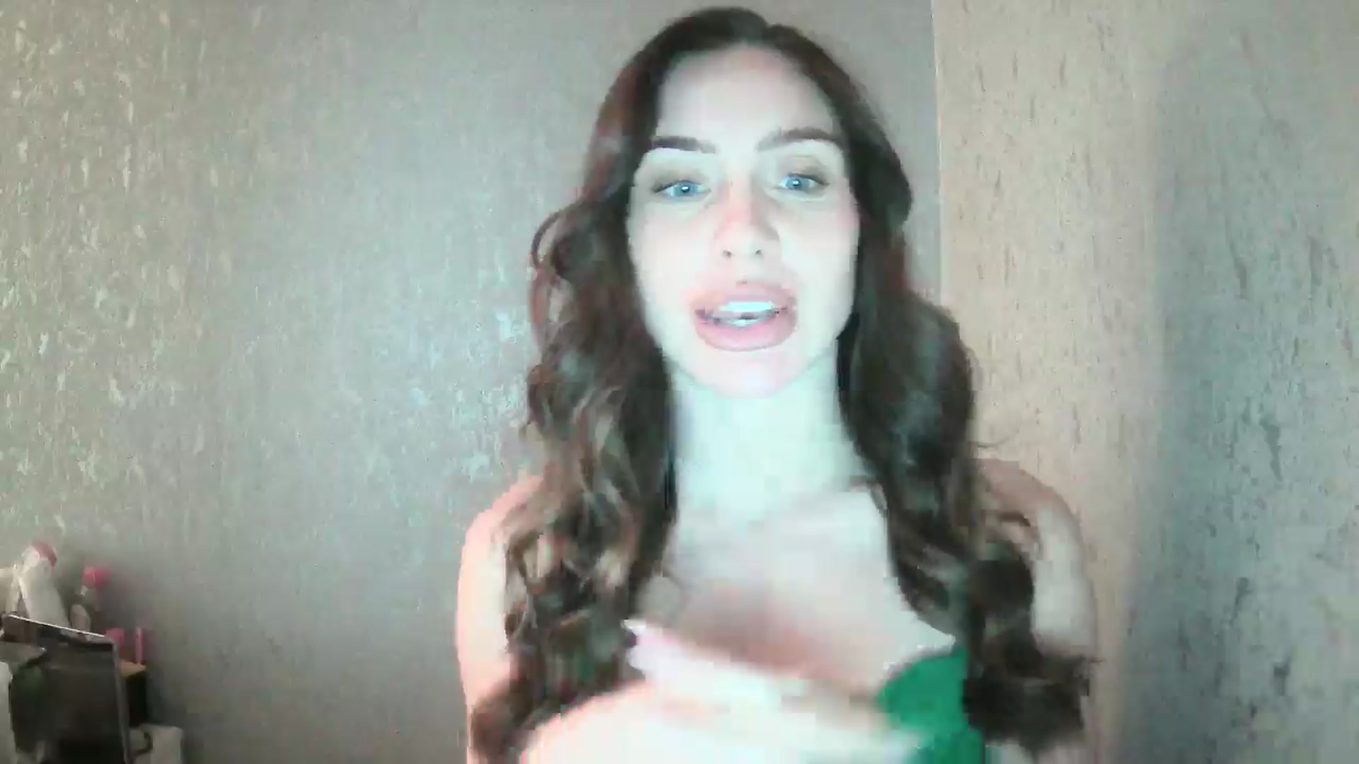 Gallery image thumbnail from English_Lola's myfreecams stream on, 12/01/2024, 15:34 image 4 of 20
