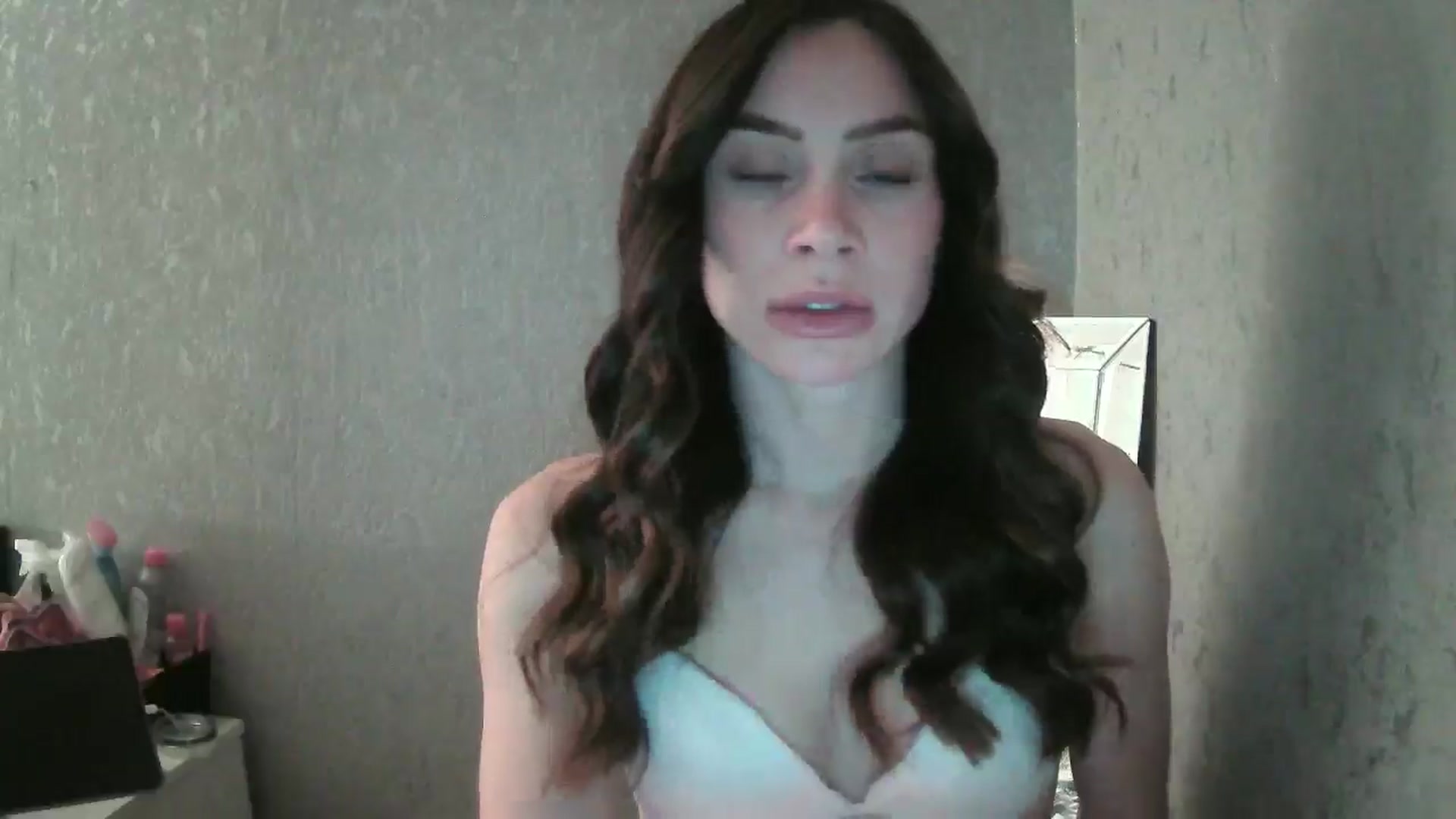 Gallery image thumbnail from English_Lola's myfreecams stream on, 12/04/2024, 21:06 image 10 of 20