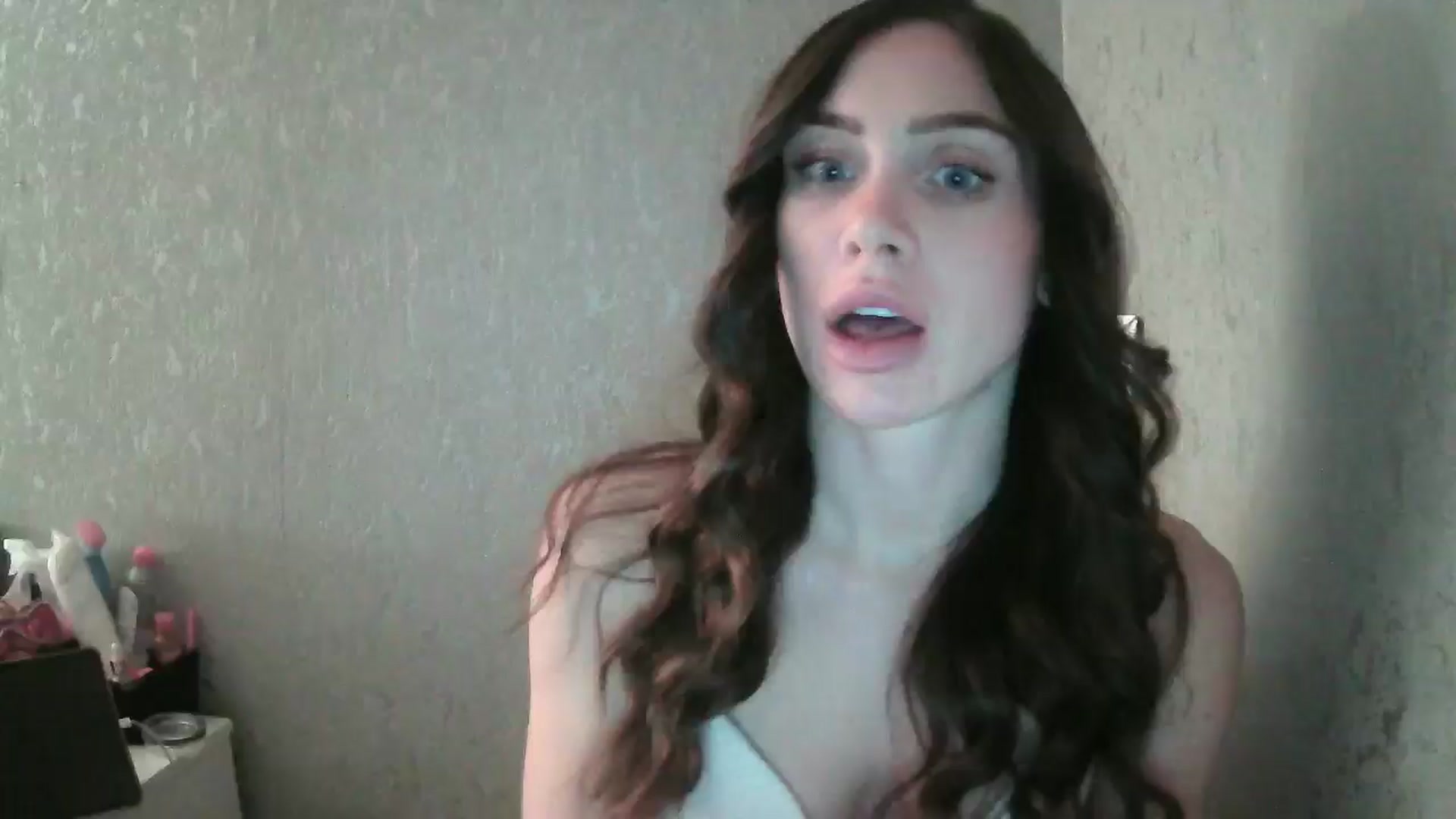 Gallery image thumbnail from English_Lola's myfreecams stream on, 12/04/2024, 22:04 image 14 of 20
