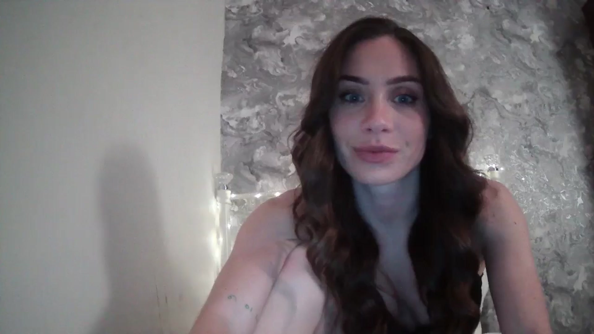 Gallery image thumbnail from English_Lola's myfreecams stream on, 12/14/2024, 21:21 image 13 of 20
