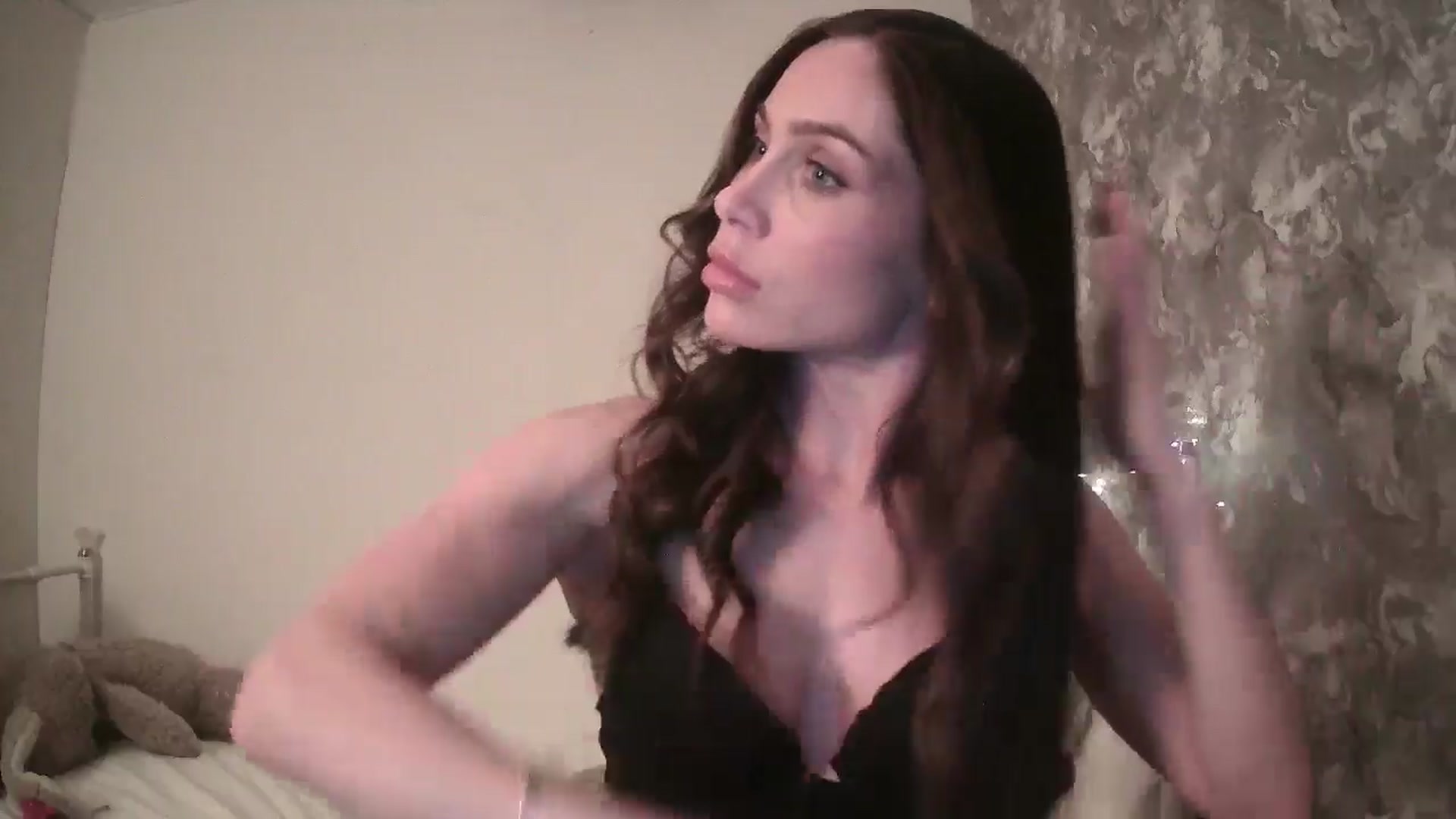Gallery image thumbnail from English_Lola's myfreecams stream on, 12/21/2024, 21:54 image 16 of 20