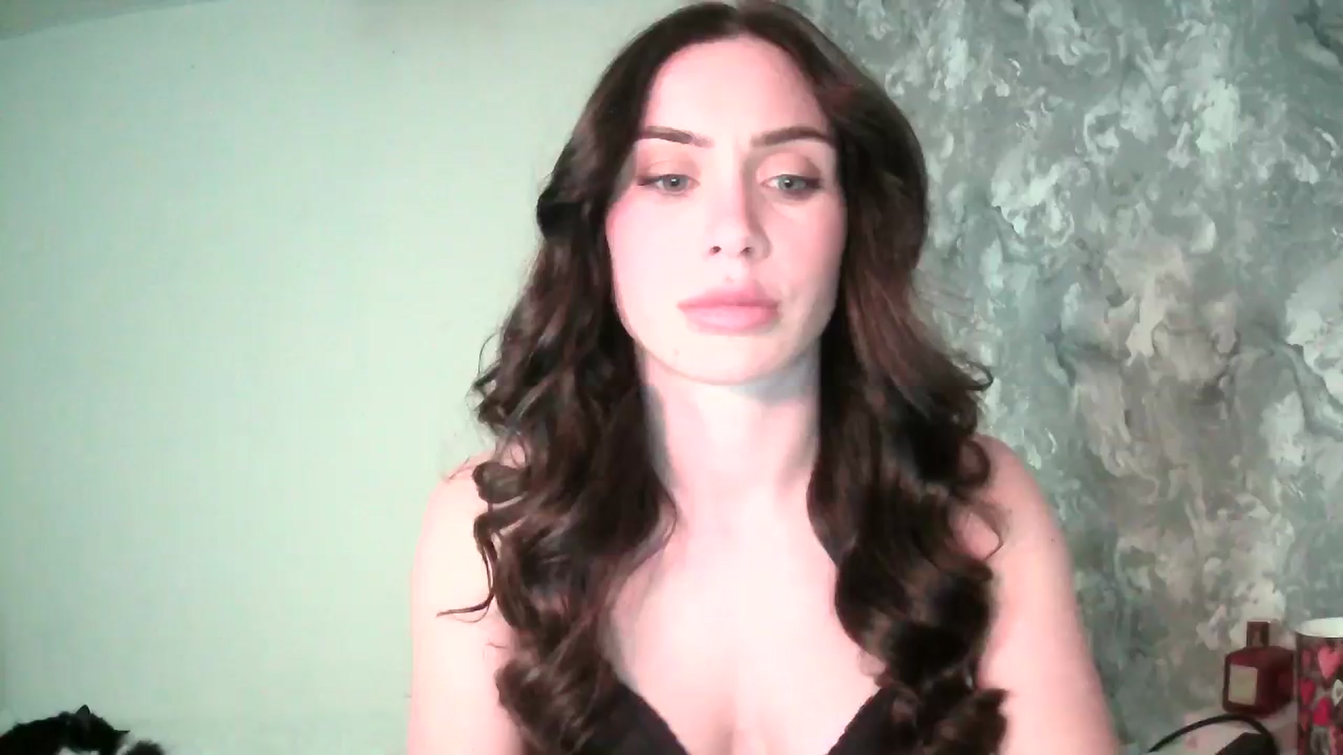 Gallery image thumbnail from English_Lola's myfreecams stream on, 01/18/2025, 17:39 image 13 of 20