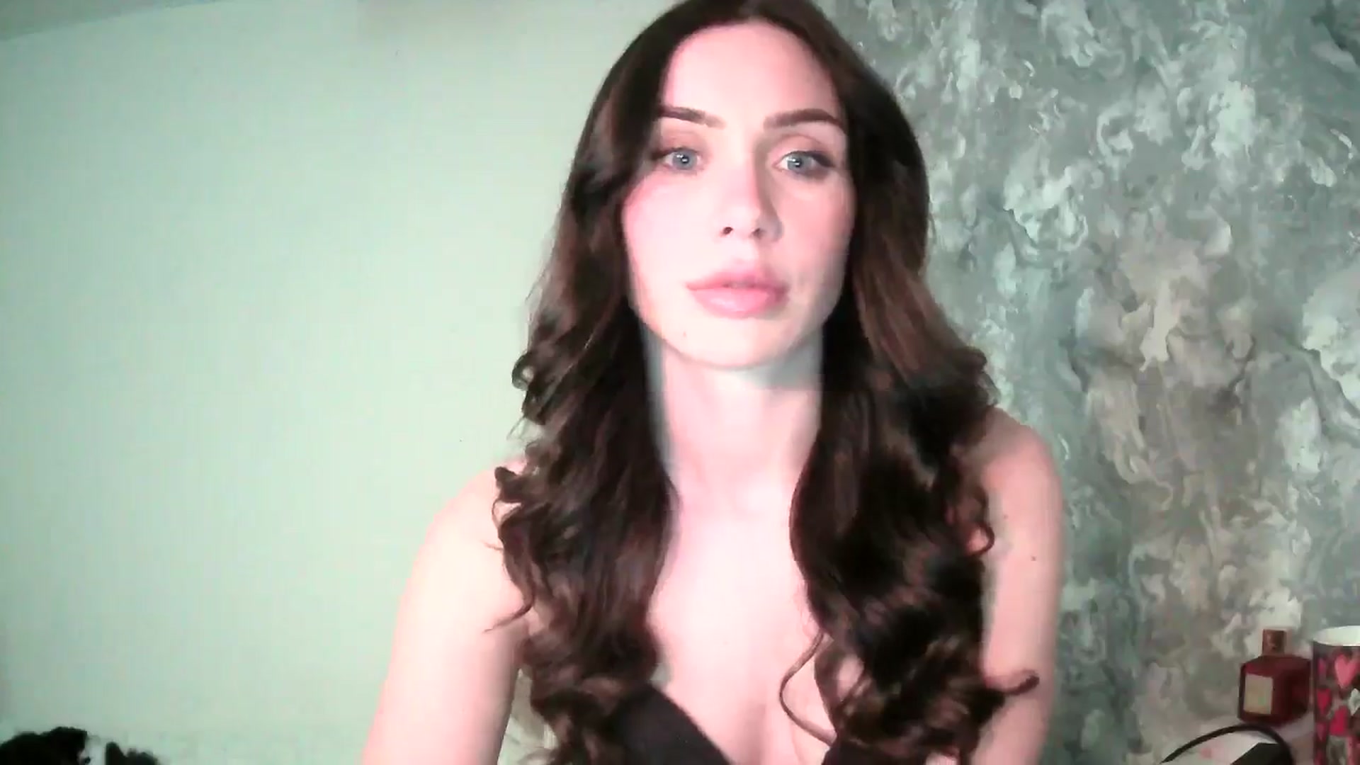 Gallery image thumbnail from English_Lola's myfreecams stream on, 01/18/2025, 17:39 image 20 of 20