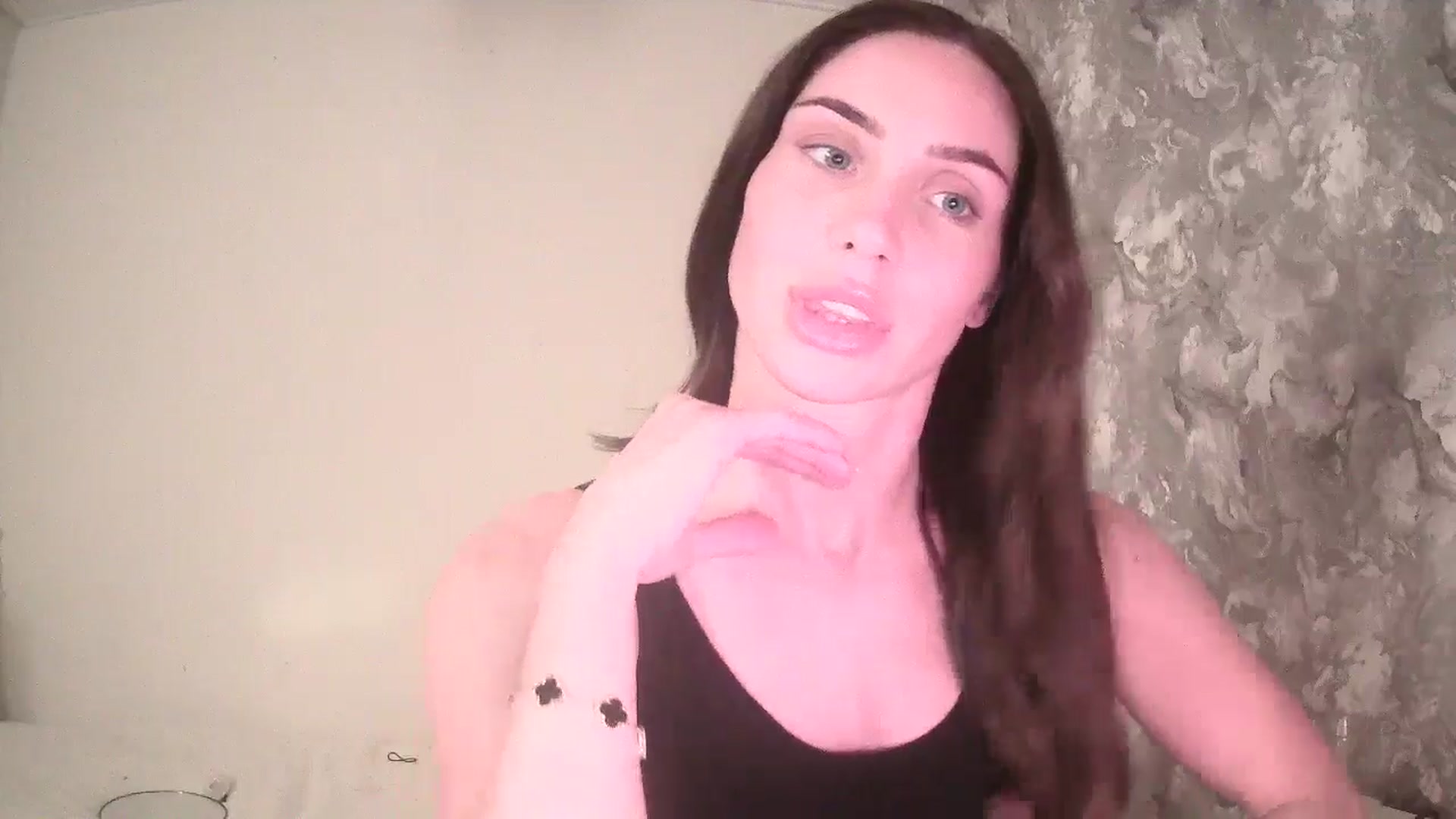 Gallery image thumbnail from English_Lola's myfreecams stream on, 01/29/2025, 20:12 image 11 of 20