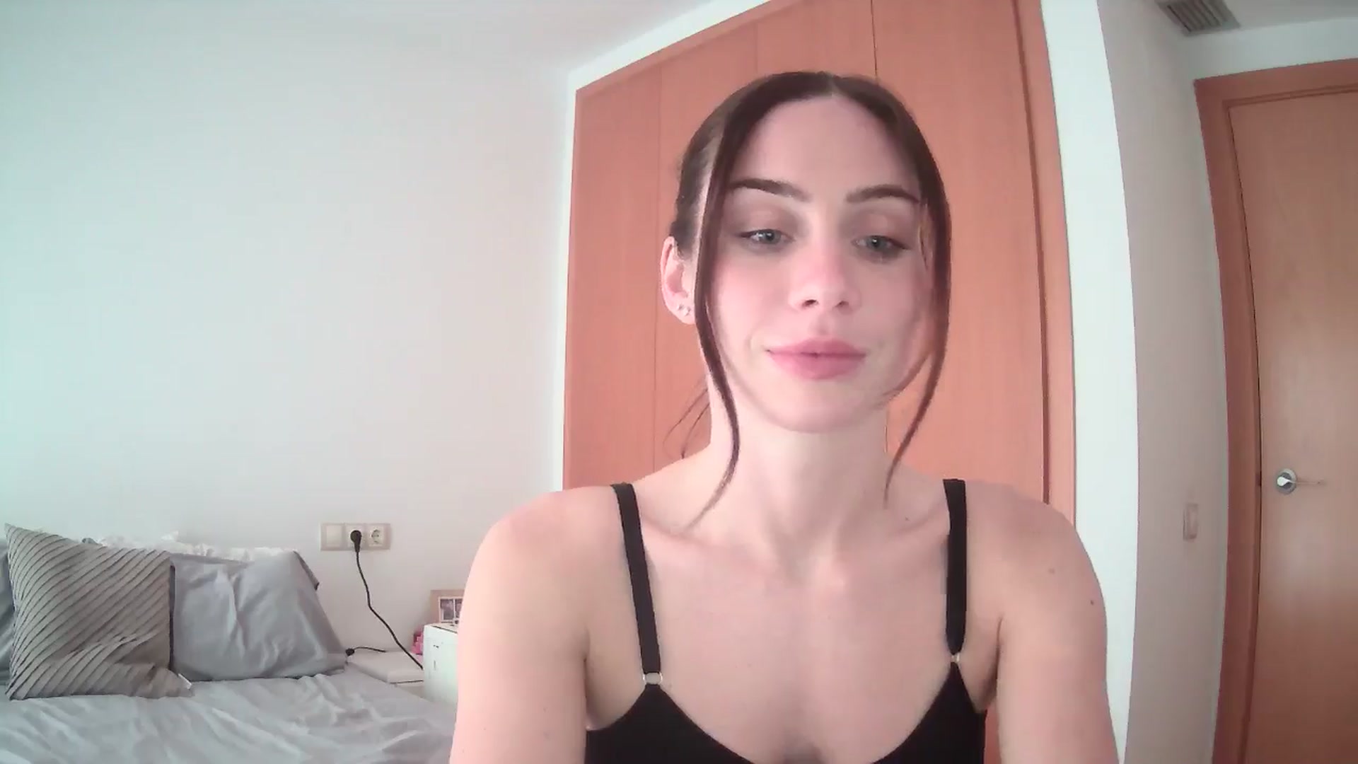 Gallery image thumbnail from English_Lola's myfreecams stream on, 02/21/2025, 16:53 image 18 of 20