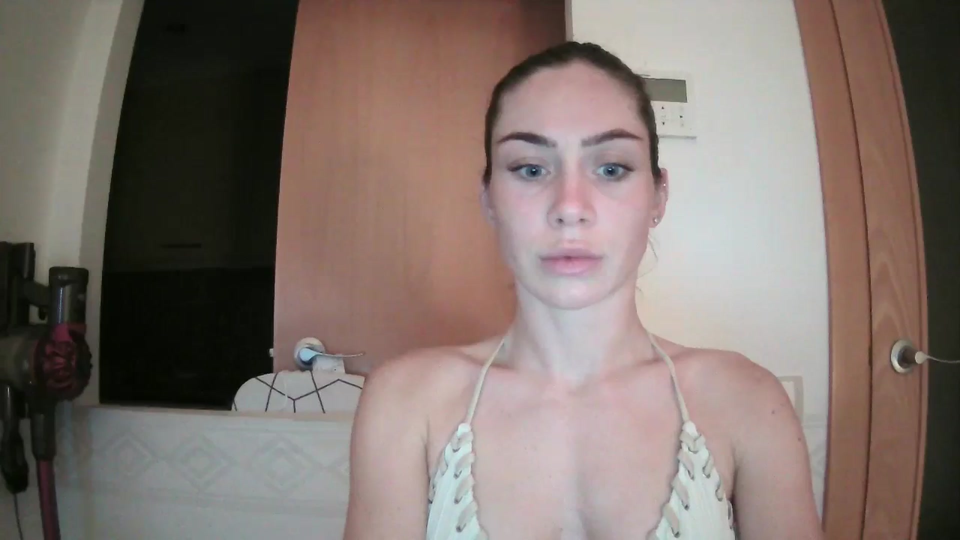 Gallery image thumbnail from English_Lola's myfreecams stream on, 03/04/2025, 07:06 image 2 of 20
