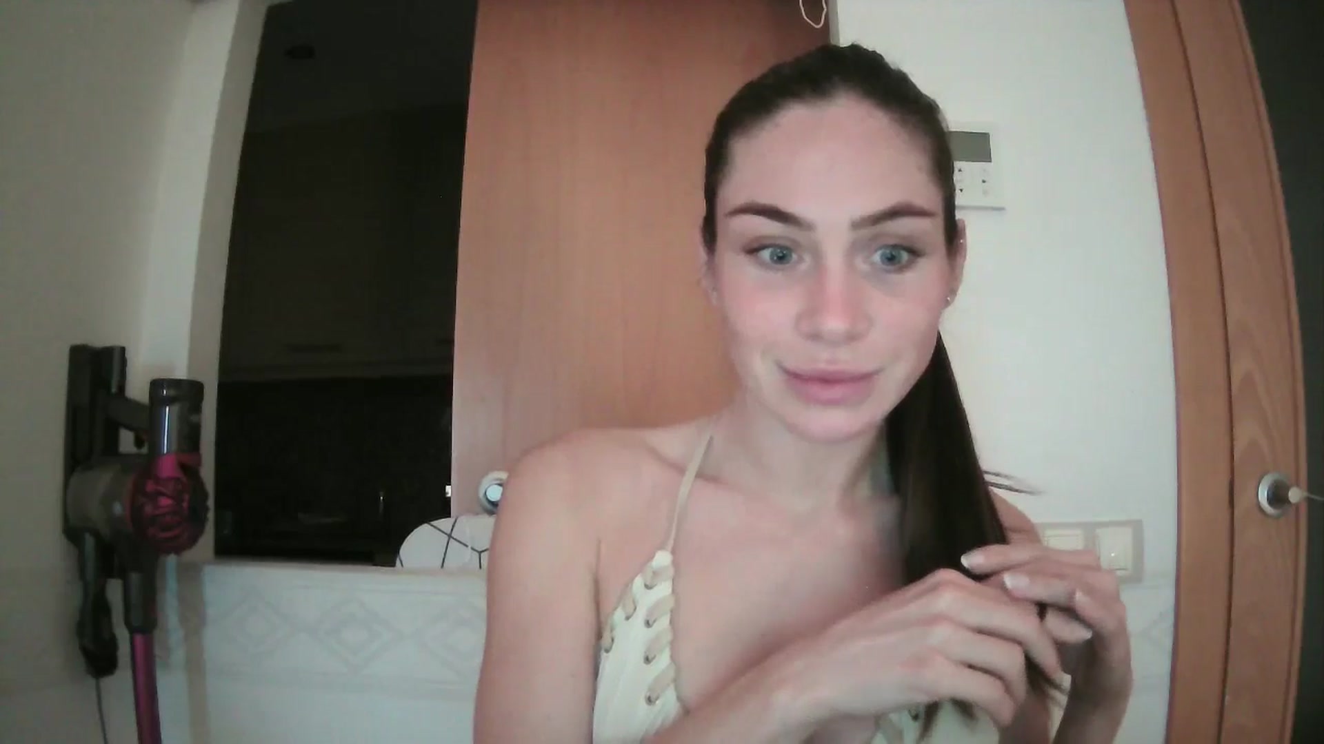 Gallery image thumbnail from English_Lola's myfreecams stream on, 03/04/2025, 07:06 image 11 of 20
