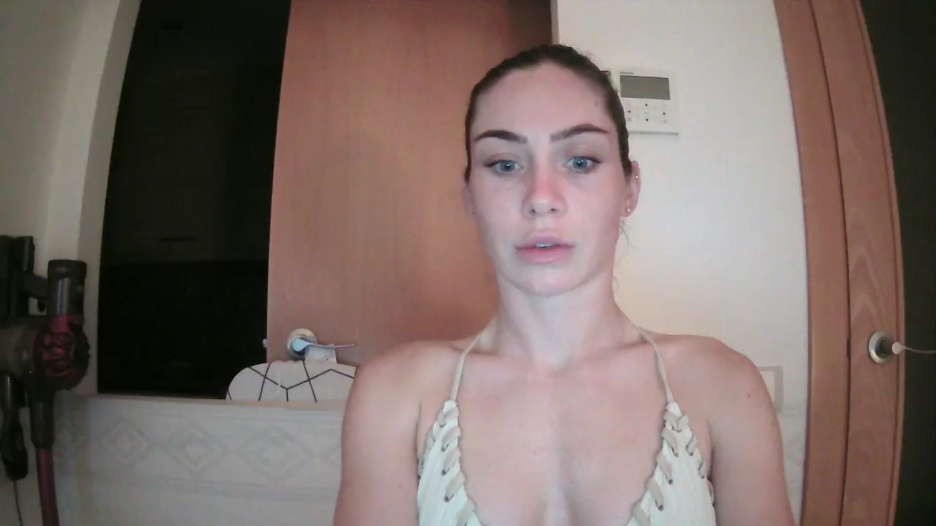 Gallery image thumbnail from English_Lola's myfreecams stream on, 03/04/2025, 07:06 image 1 of 20