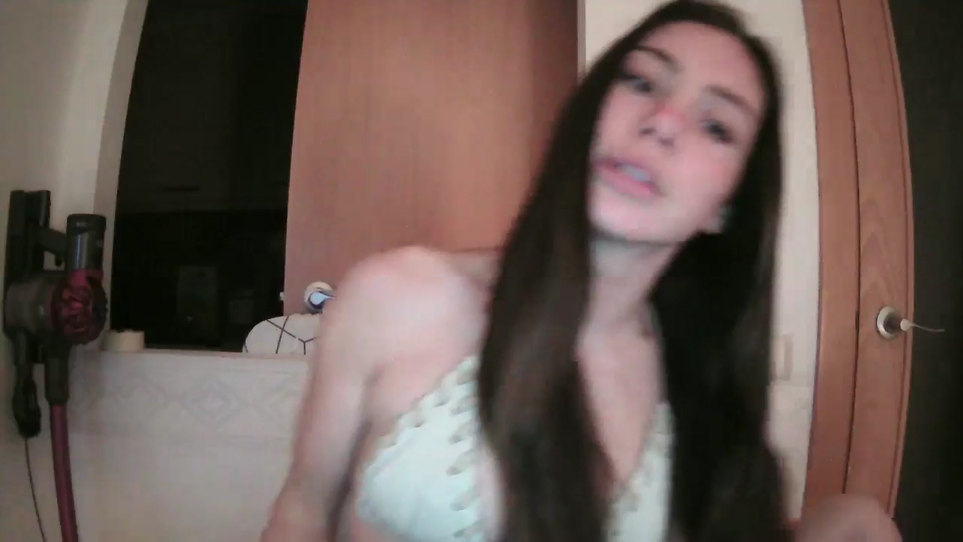 Gallery image thumbnail from English_Lola's myfreecams stream on, 03/05/2025, 06:34 image 4 of 20