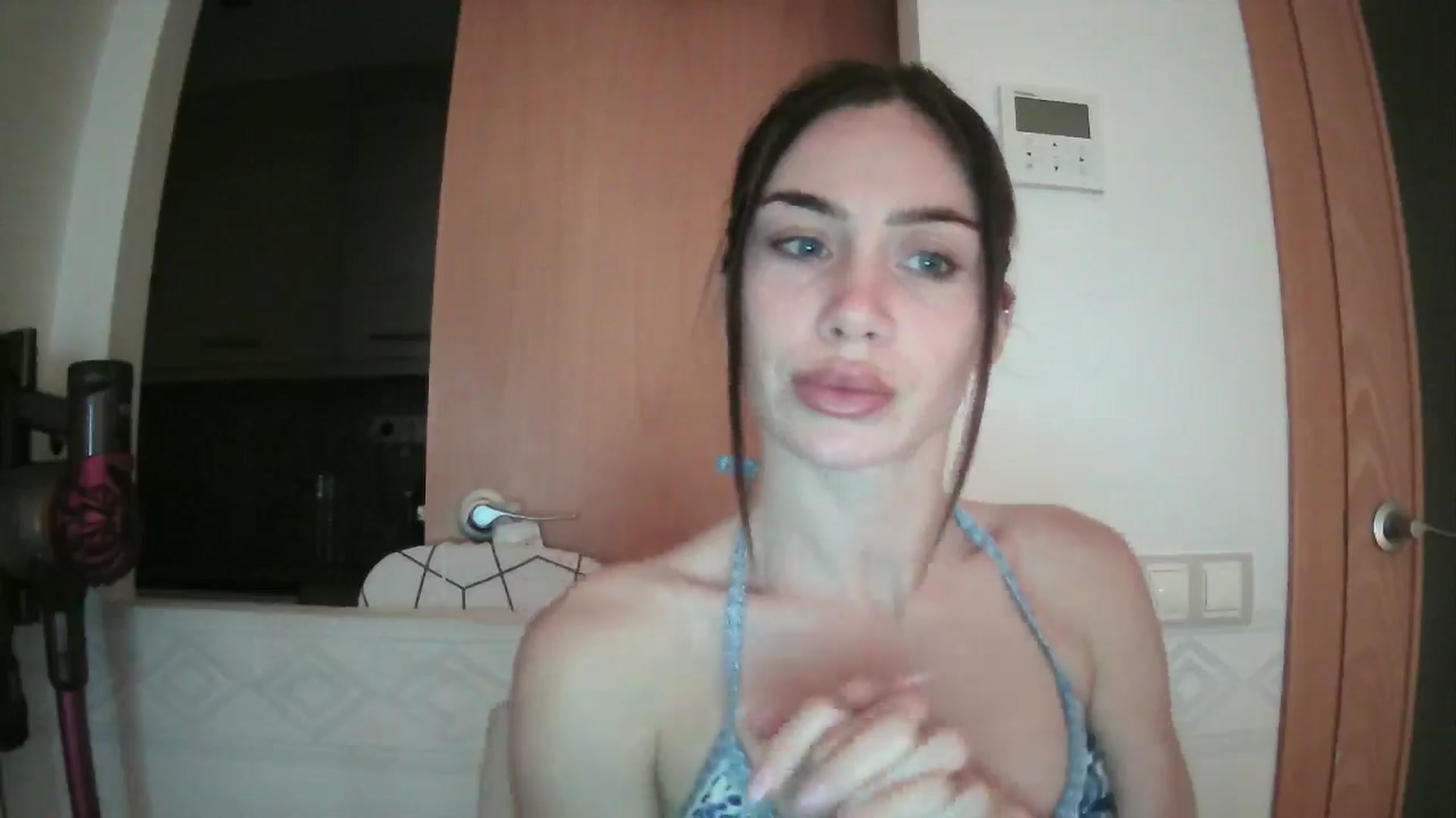 Gallery image thumbnail from English_Lola's myfreecams stream on, 03/18/2025, 06:47 image 5 of 20