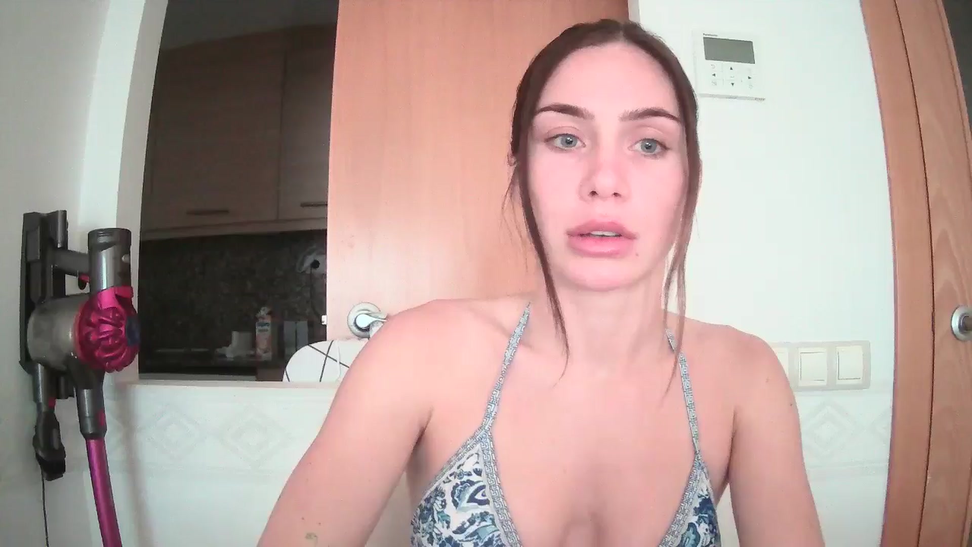 Gallery image thumbnail from English_Lola's myfreecams stream on, 03/19/2025, 07:02 image 20 of 20