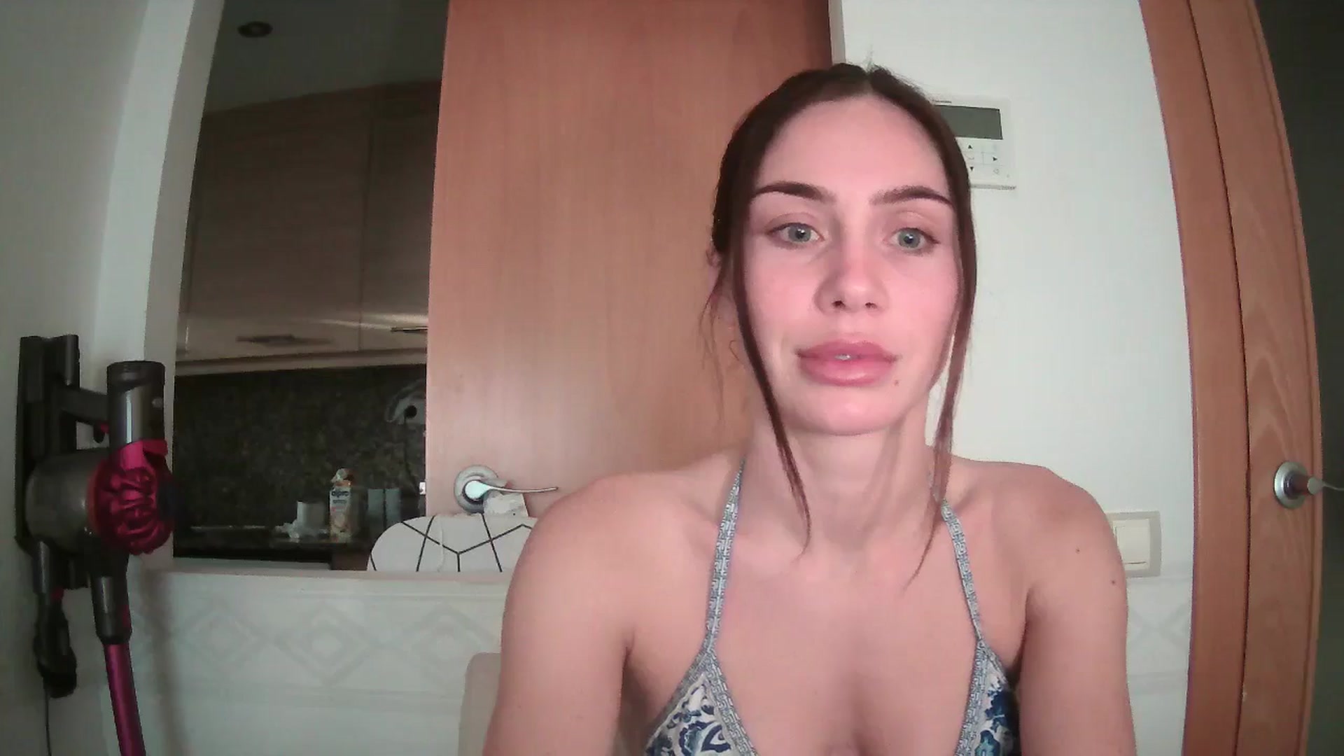 Gallery image thumbnail from English_Lola's myfreecams stream on, 03/19/2025, 07:02 image 15 of 20
