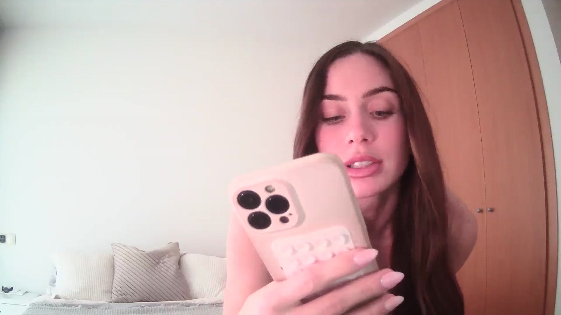 Gallery image thumbnail from English_Lola's myfreecams stream on, 03/19/2025, 09:32 image 4 of 20